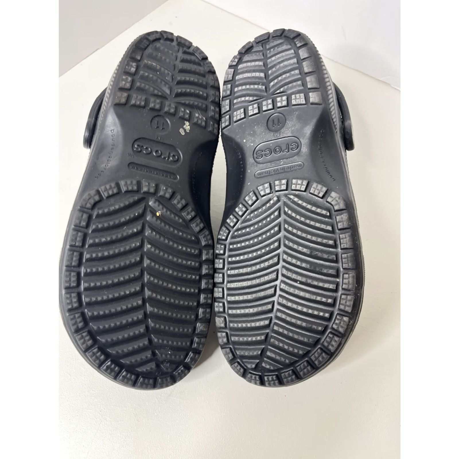 Black Crocs Men’s Size 11 Sandals Classic Comfort Women's Size 13 CLOGS LIGHT