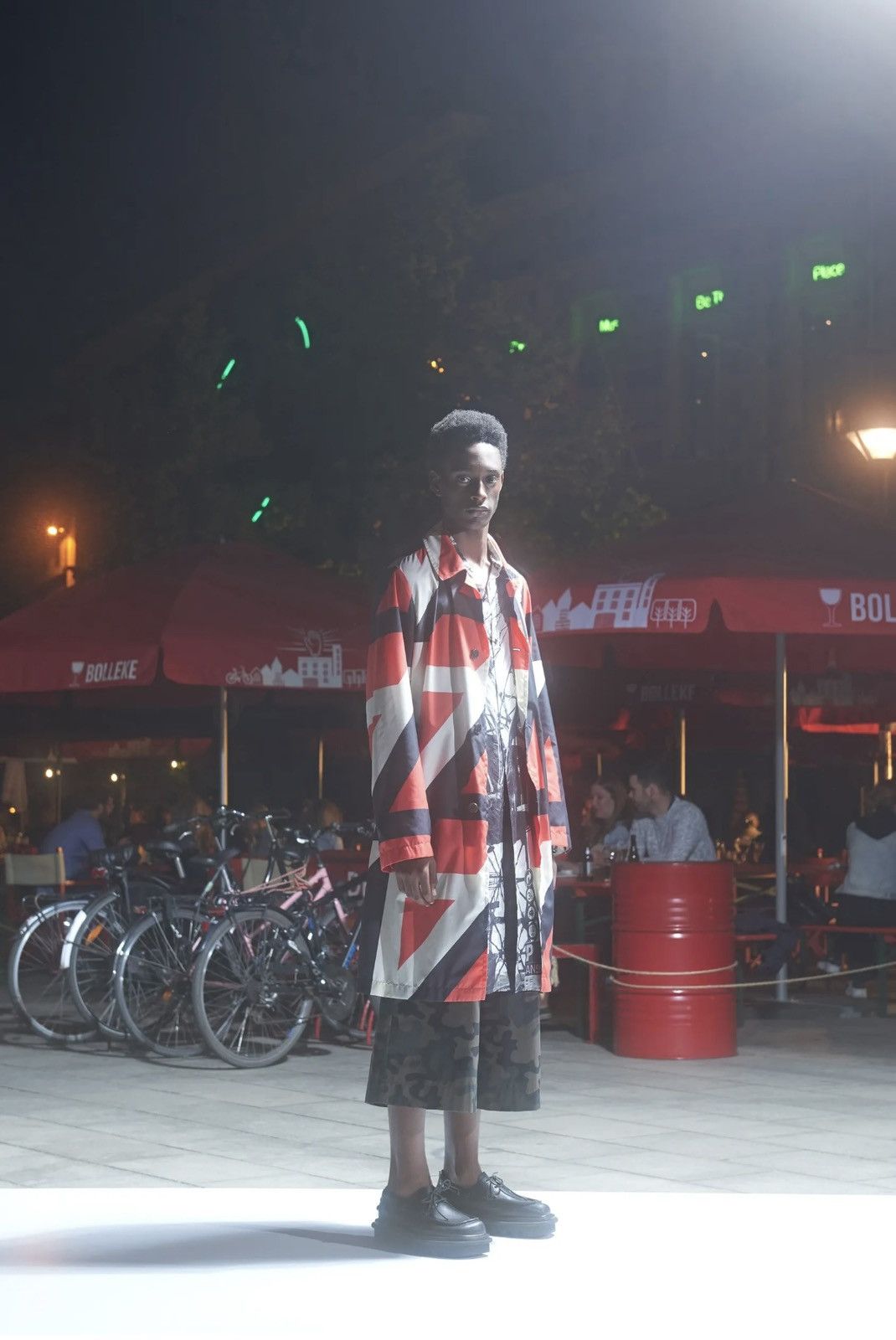 Dries Van Noten SS22 Dries Van Noten Geometric Antwerp long coat jacket Size US M / EU 48-50 / 2 - 1 Thumbnail