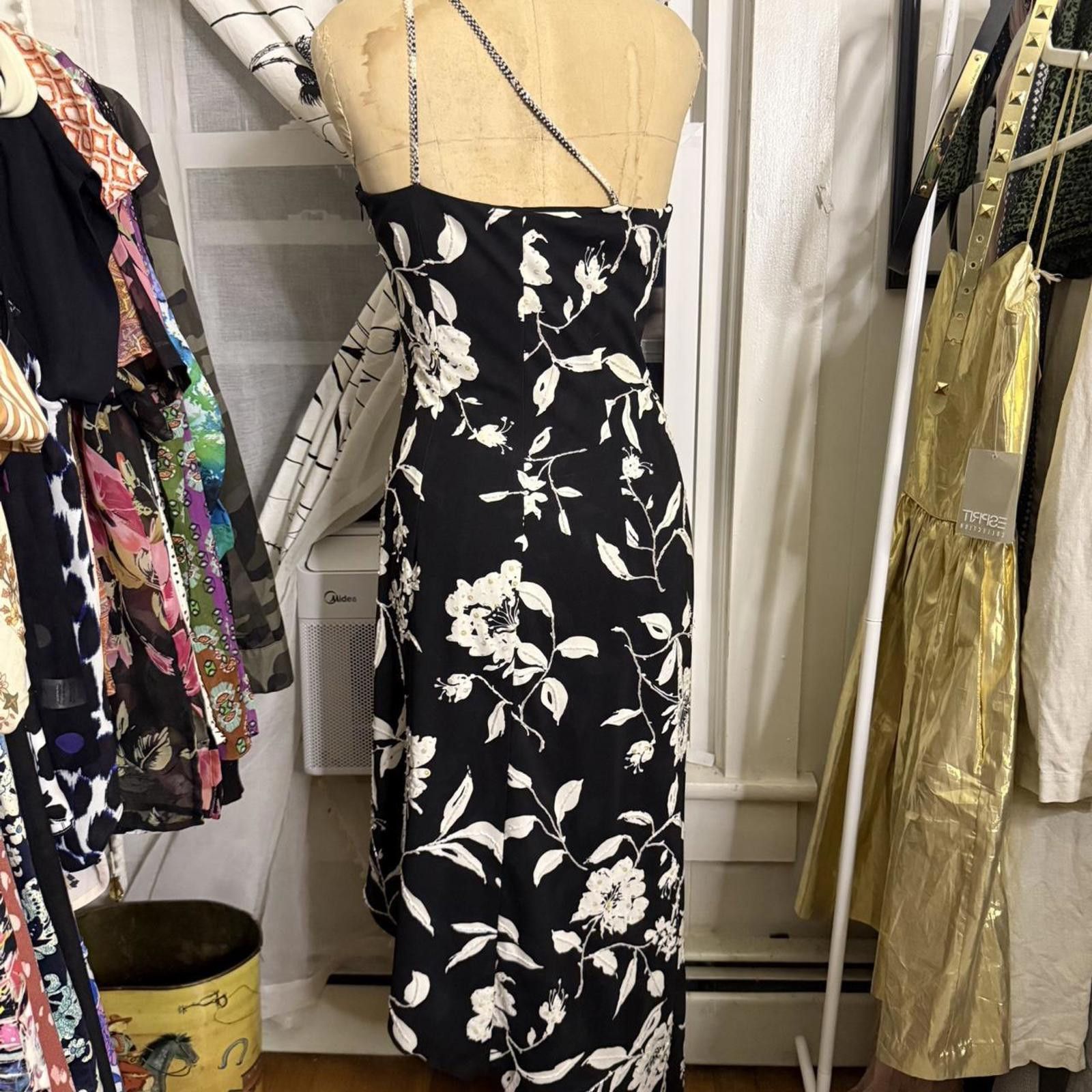 Other Cache Black and White Floral Asymmetrical Dress Size 6 Size M / US 6-8 / IT 42-44 - 2 Thumbnail