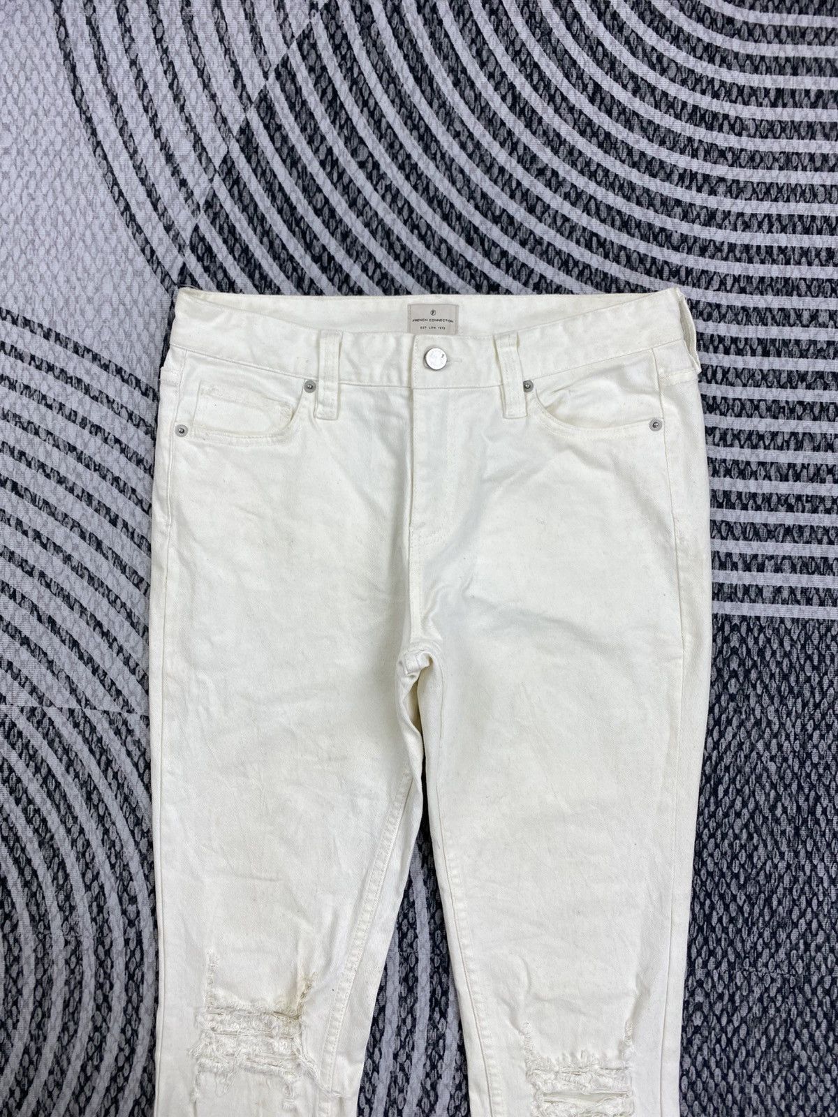 French Connection French Connection Pure White Straight Cut Pants Size US 31 - 7 Thumbnail