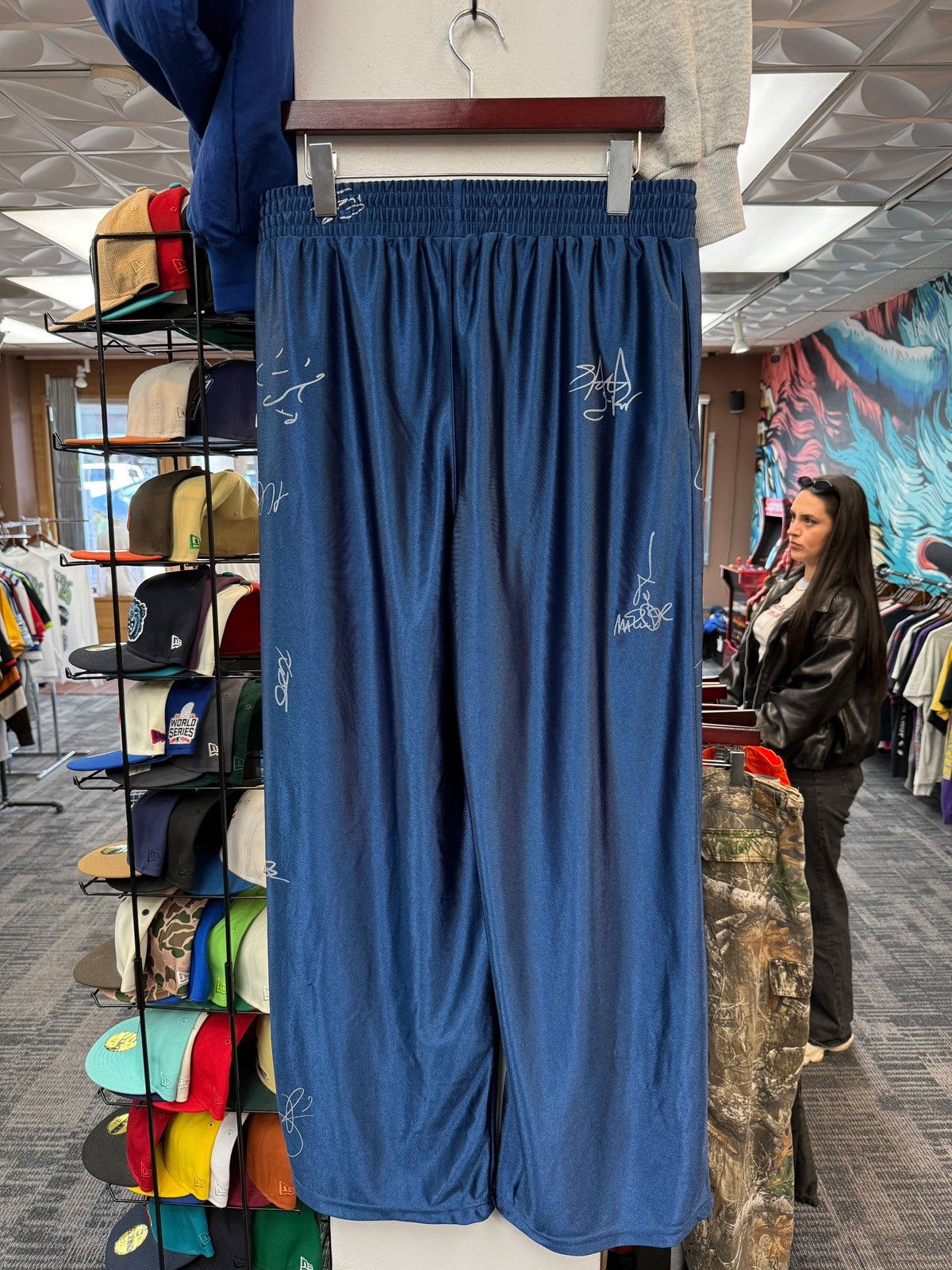The GV Gallery GV Raspberry Hills Signature Sweats Size US 34 / EU 50 - 2 Thumbnail