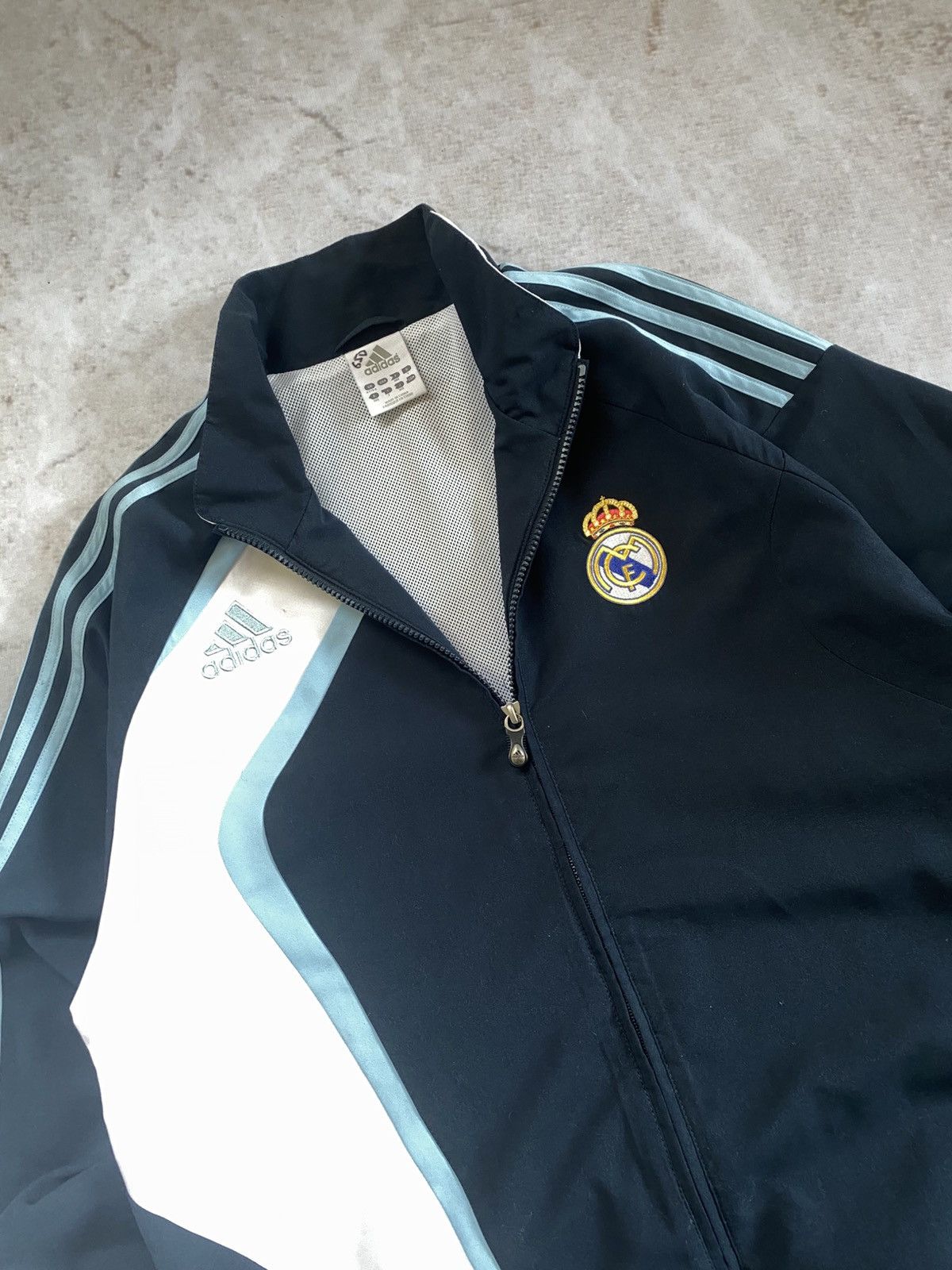 Adidas Vintage Adidas Real Madrid Jacket Blockcore Soccer Jersey Size US L / EU 52-54 / 3 - 2 Thumbnail