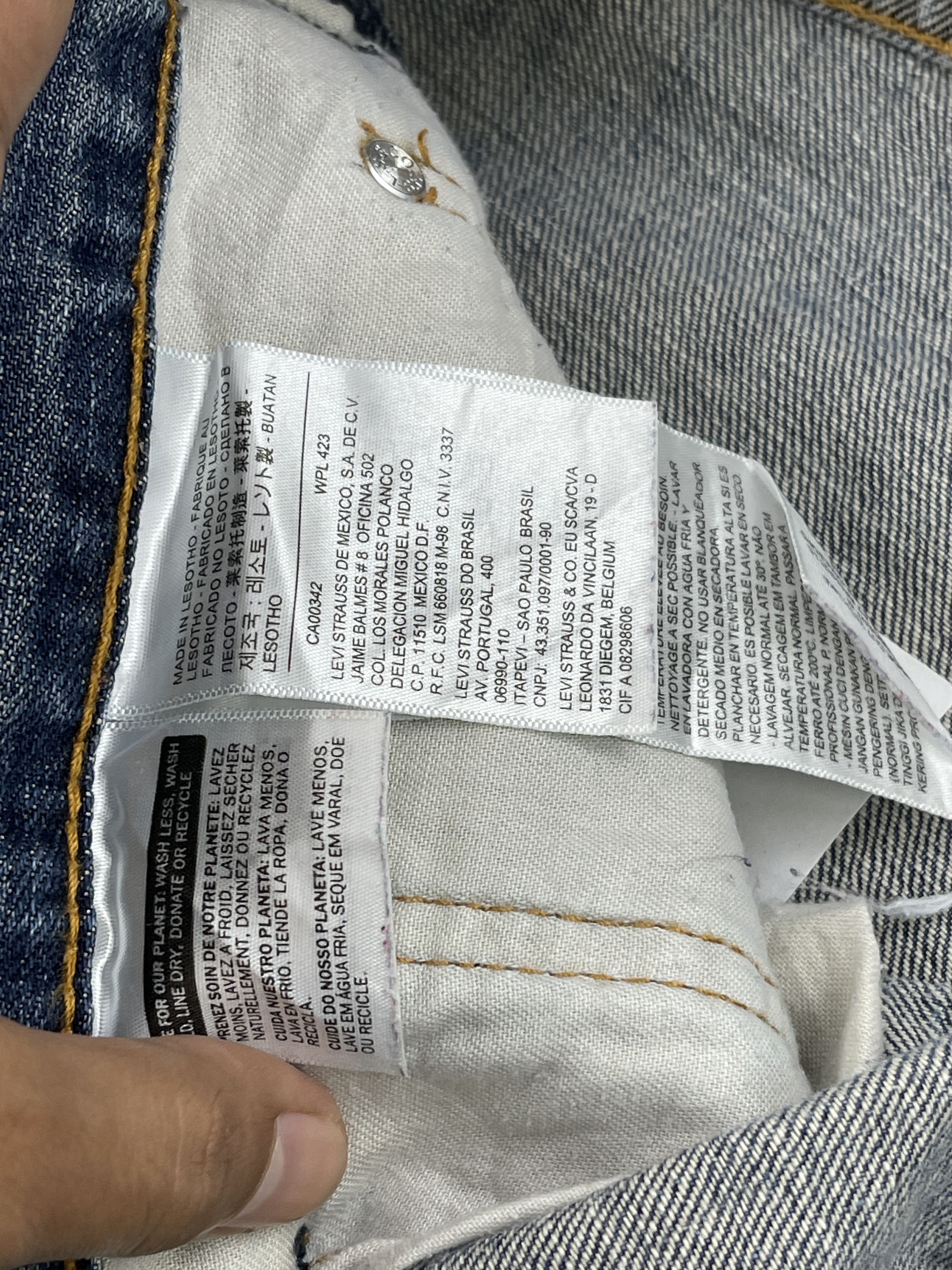 Levi's × Vintage Light Washed Vintage Levis 559 Jeans DP2507 Size US 36 / EU 52 - 7 Thumbnail