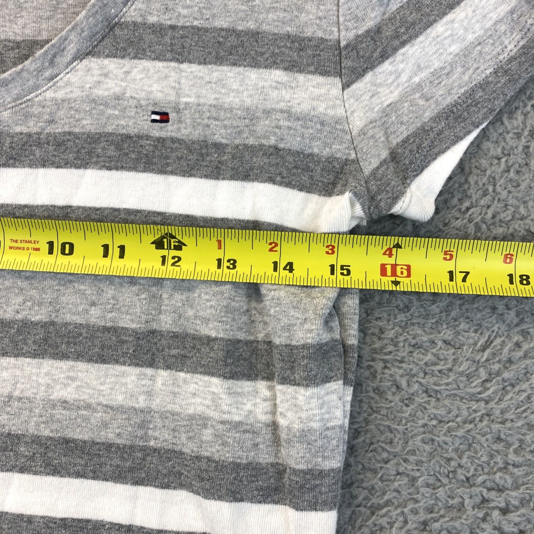 Tommy Hilfiger Tommy Hilfiger Shirt Women Medium Gray Short Sleeve V-Neck Logo 100% Cotton Logo Tee Womens Size M / US 6-8 / IT 42-44 - 4 Thumbnail