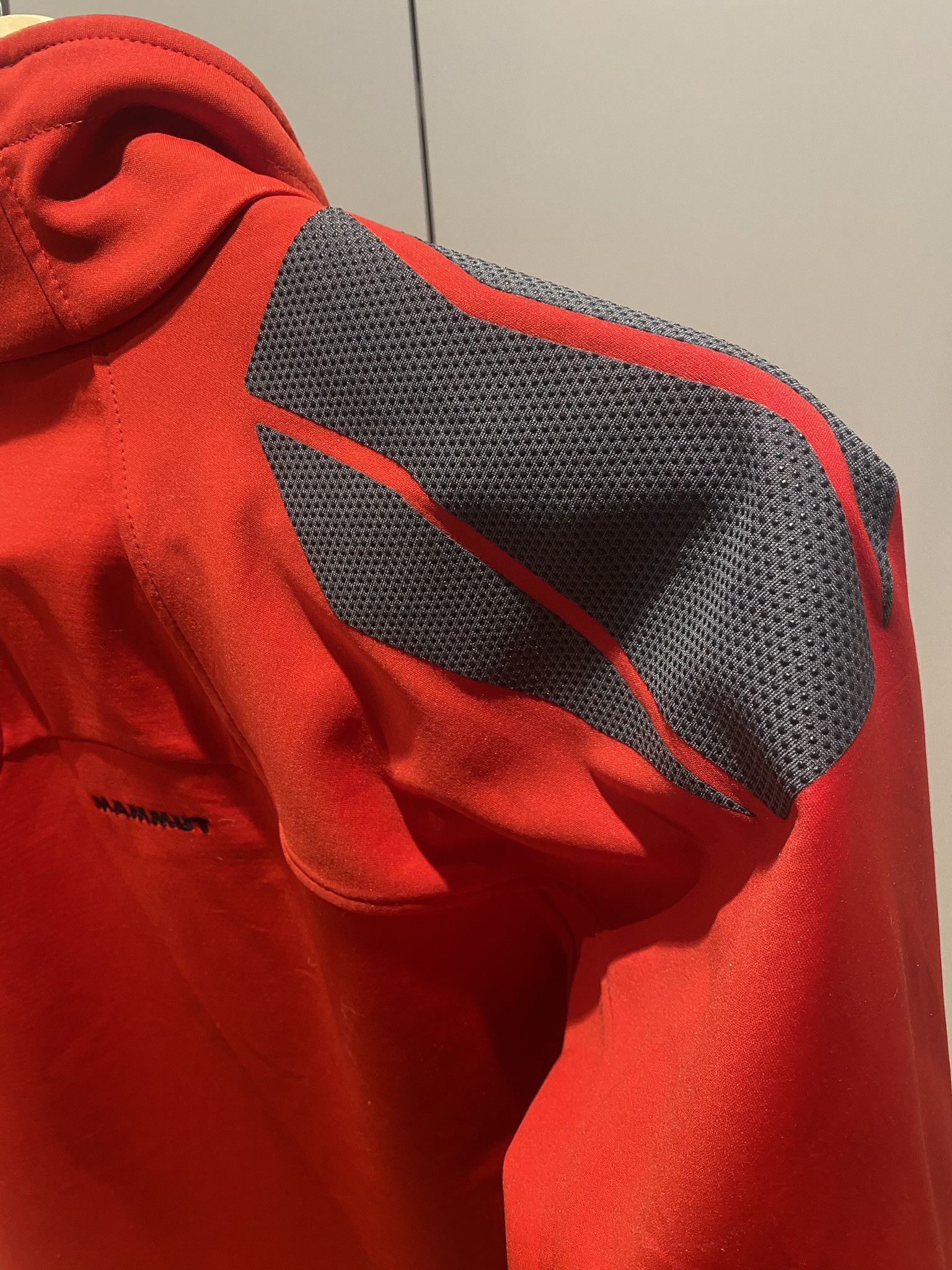 Mammut Mammut Ultimate Advanced Jacket Size S Size US S / EU 44-46 / 1 - 8 Thumbnail