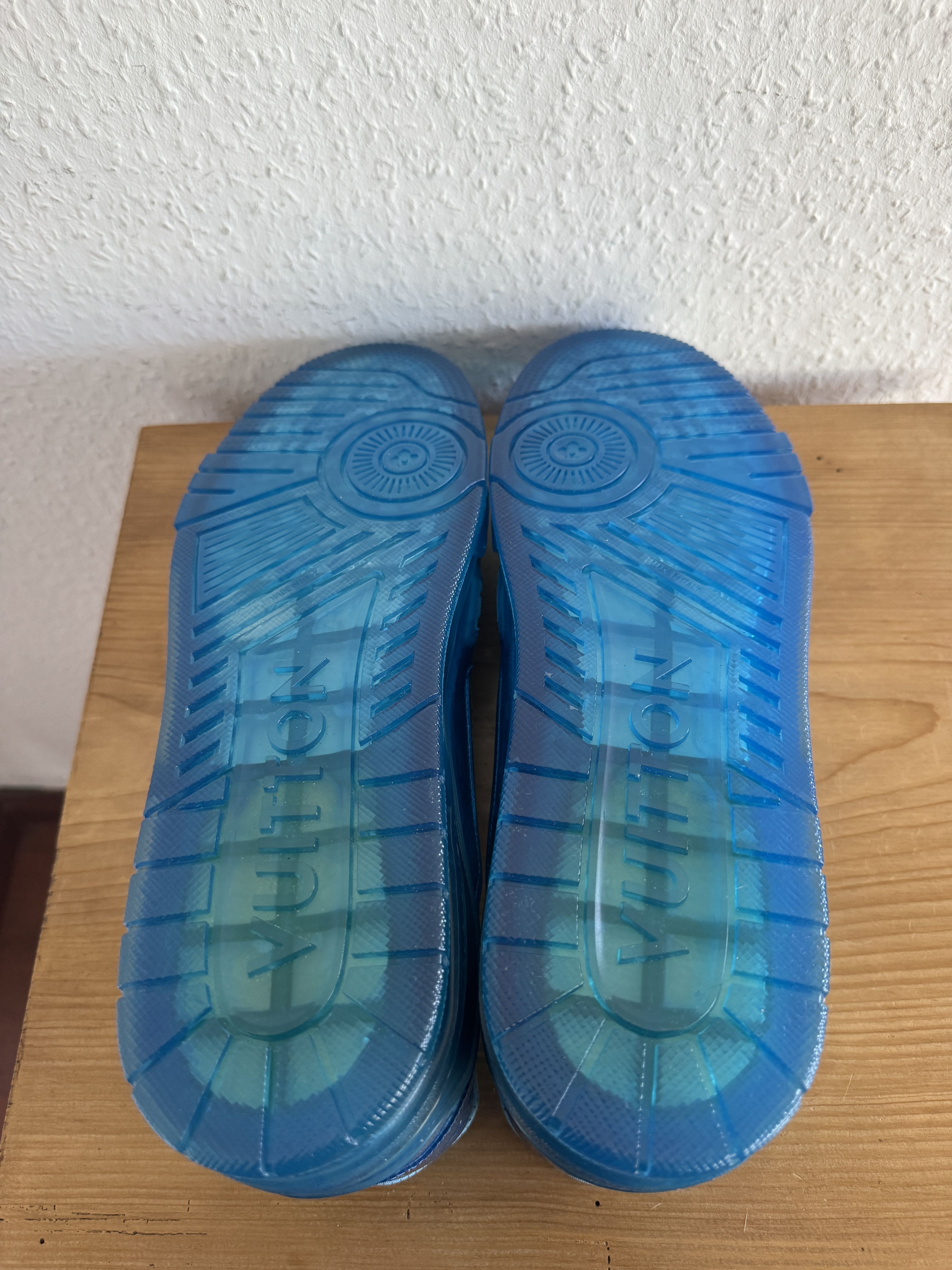 Louis Vuitton Transparent blue LV Trainer Size US 13 / EU 46 - 14 Thumbnail