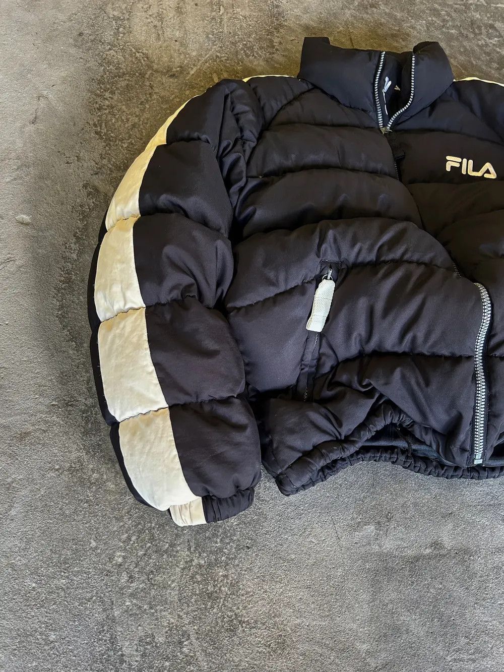 Fila × Japanese Brand × Vintage Vintage The North Face Nike Style Fila Puffer Jacket 90s Size US M / EU 48-50 / 2 - 3 Thumbnail