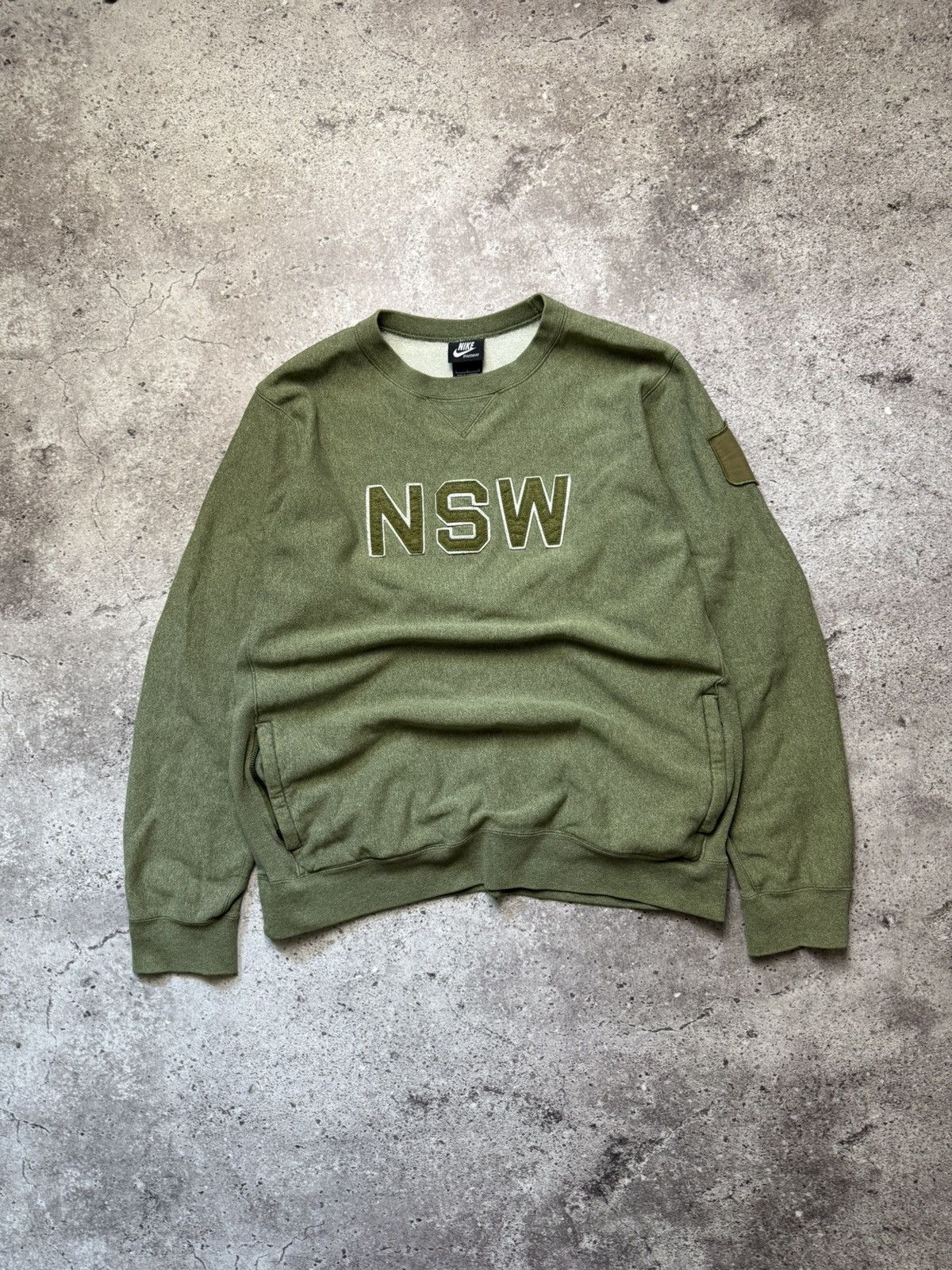 Nike × Vintage Vintage Nike NSW Sweatshirt 90s Y2K Size US L / EU 52-54 / 3 - 1 Thumbnail