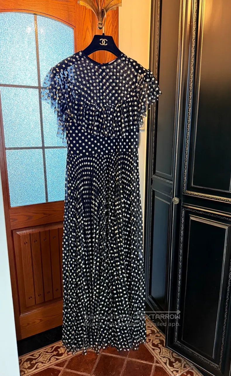 Valentino Valentino Pleated floral dress Size S / US 4 / IT 40 - 1 Thumbnail