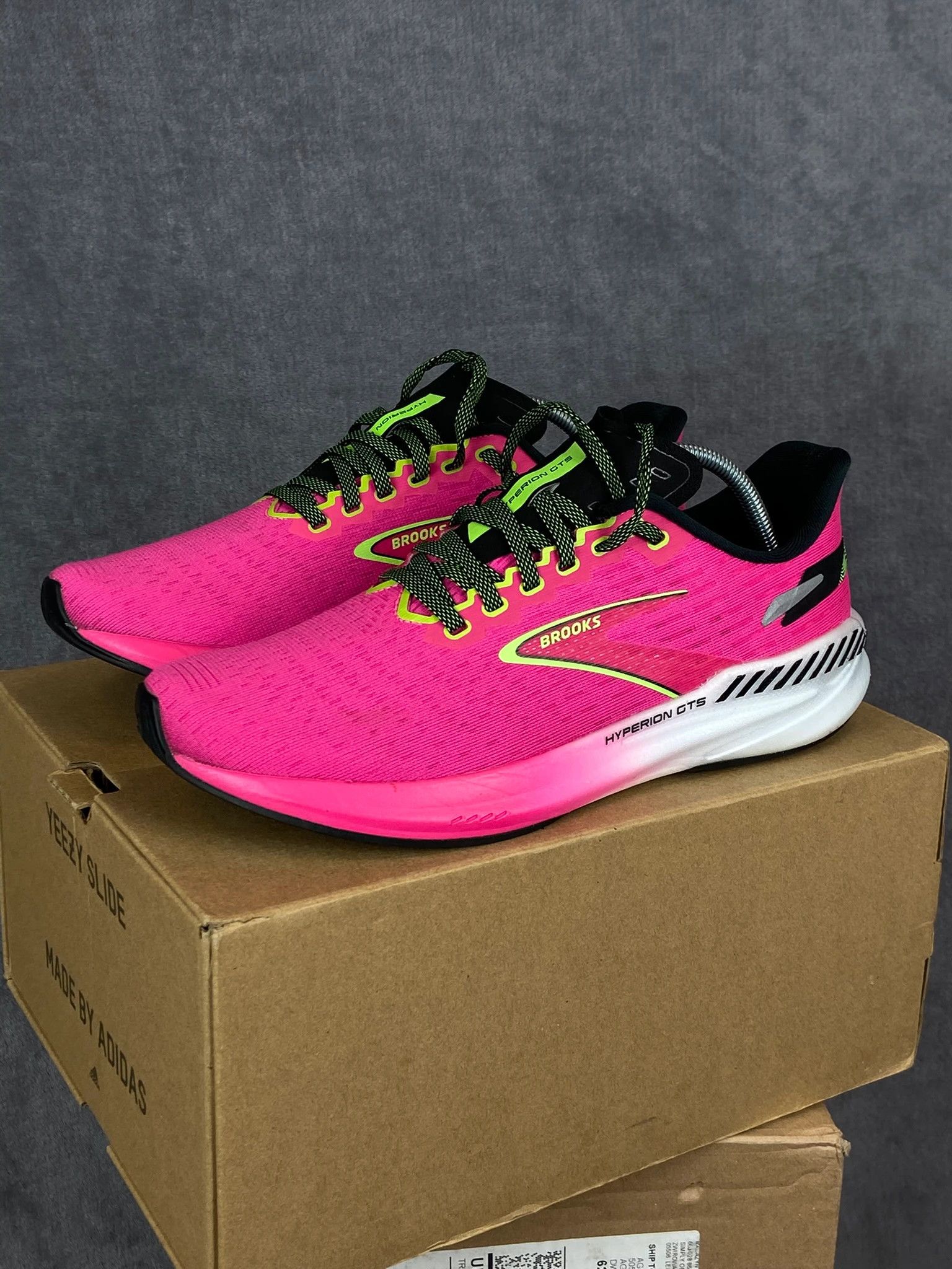 Brooks Brooks Hyperion GTS Pink Running Shoes Size 41 Size US 8 / EU 41 - 1 Thumbnail