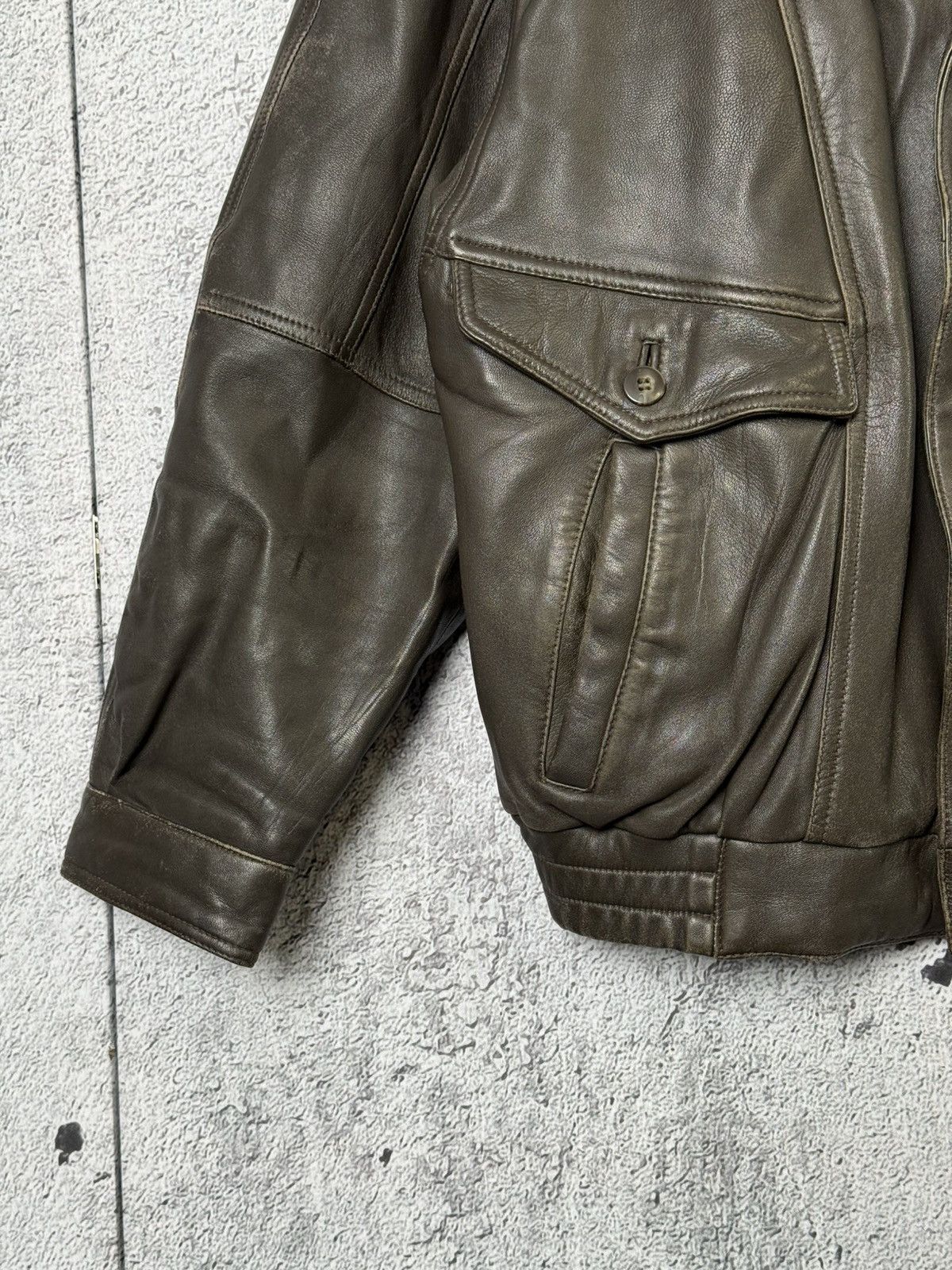 Vintage Vintage Brown Leather Jacket Retro Style Flight Bomber Size US L / EU 52-54 / 3 - 5 Thumbnail