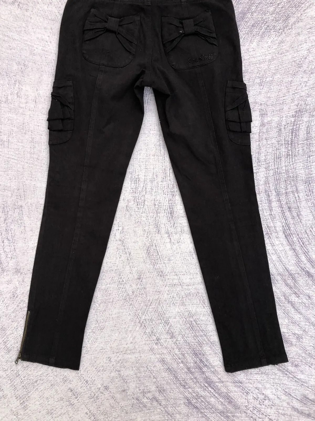 Japanese Brand × Vintage Black Cargo Pants Zipper Leg Skinny Trousers Multi Pocket Size US 26 / EU 42 - 11 Thumbnail