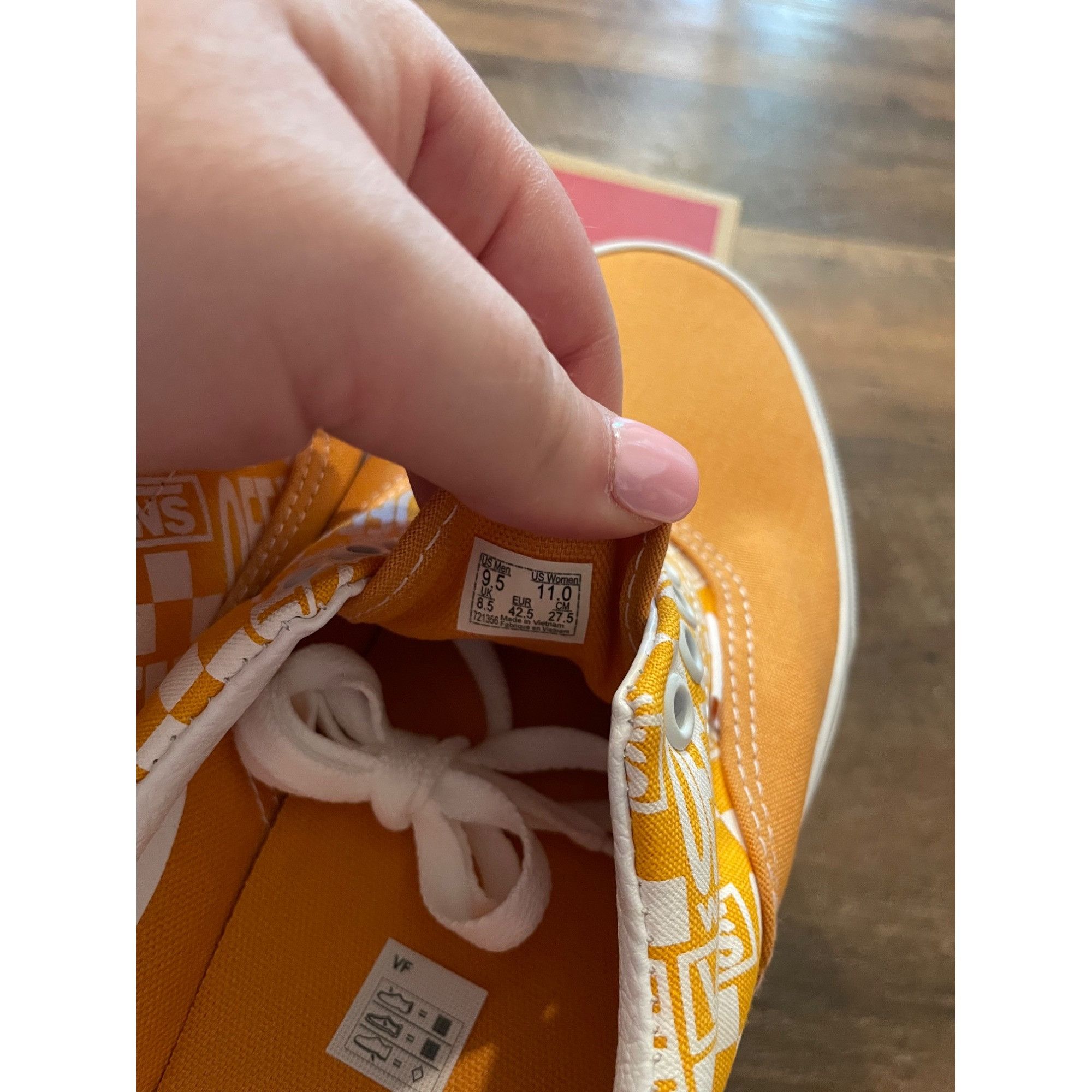 Vans Vans Era Off The Wall Golden Nugget VN0A54F13S61 Men’s 9.5 W Size US 9.5 / EU 42-43 - 9 Thumbnail
