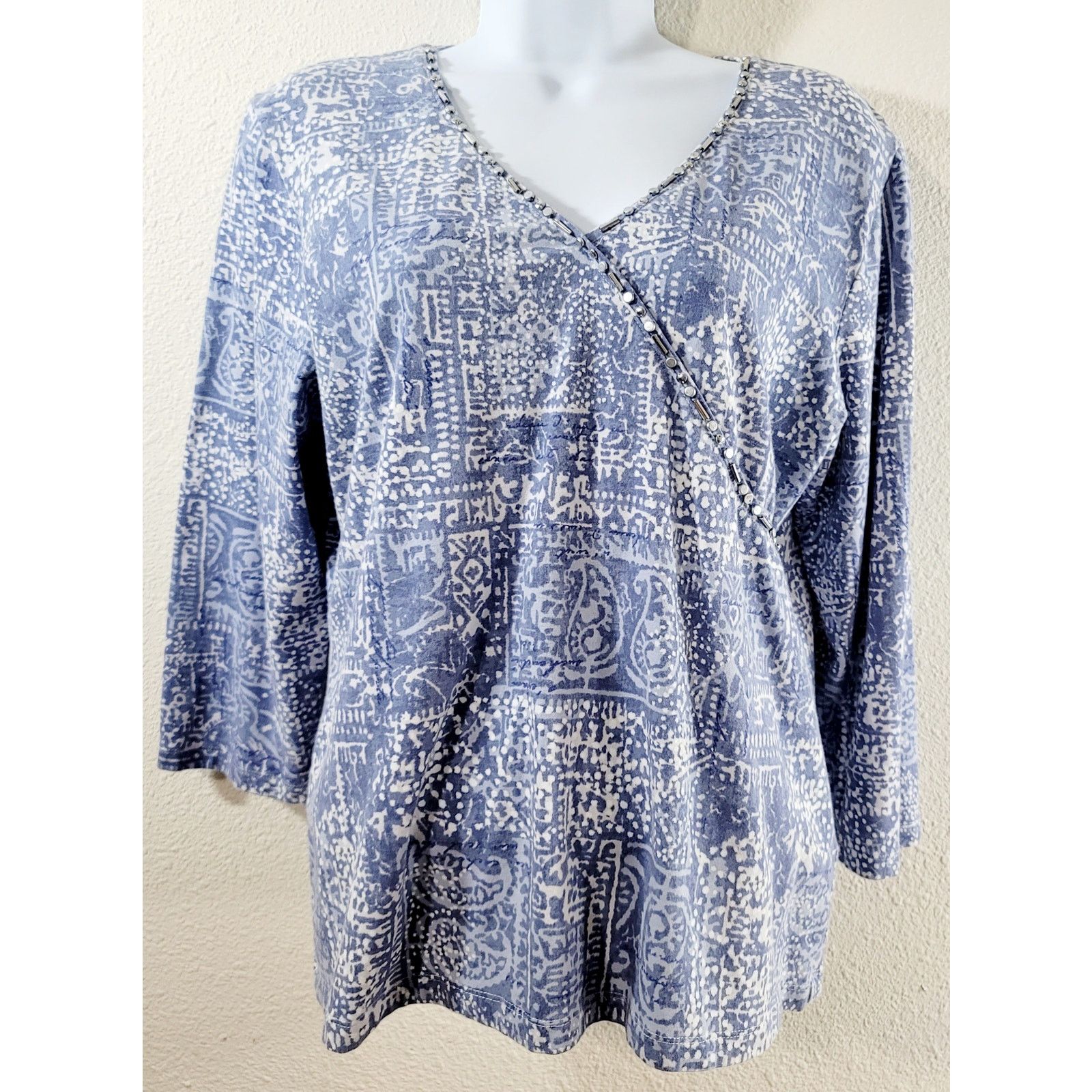 Other Ruby Rd. Blue White Beaded V Neck Top Large Lightweight Size L / US 10 / IT 46 - 1 Thumbnail