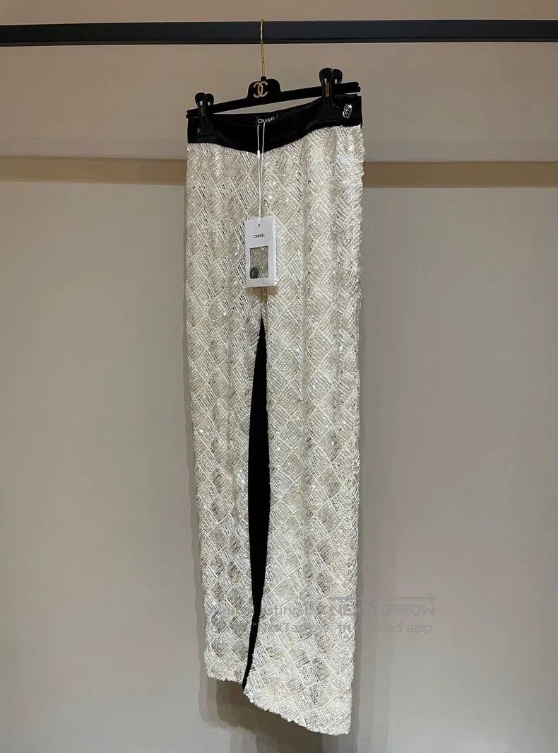 Chanel Chanel 23a handicraft workshop sequin satin stitching trou Size 25" / US 0 / IT 36 - 4 Thumbnail
