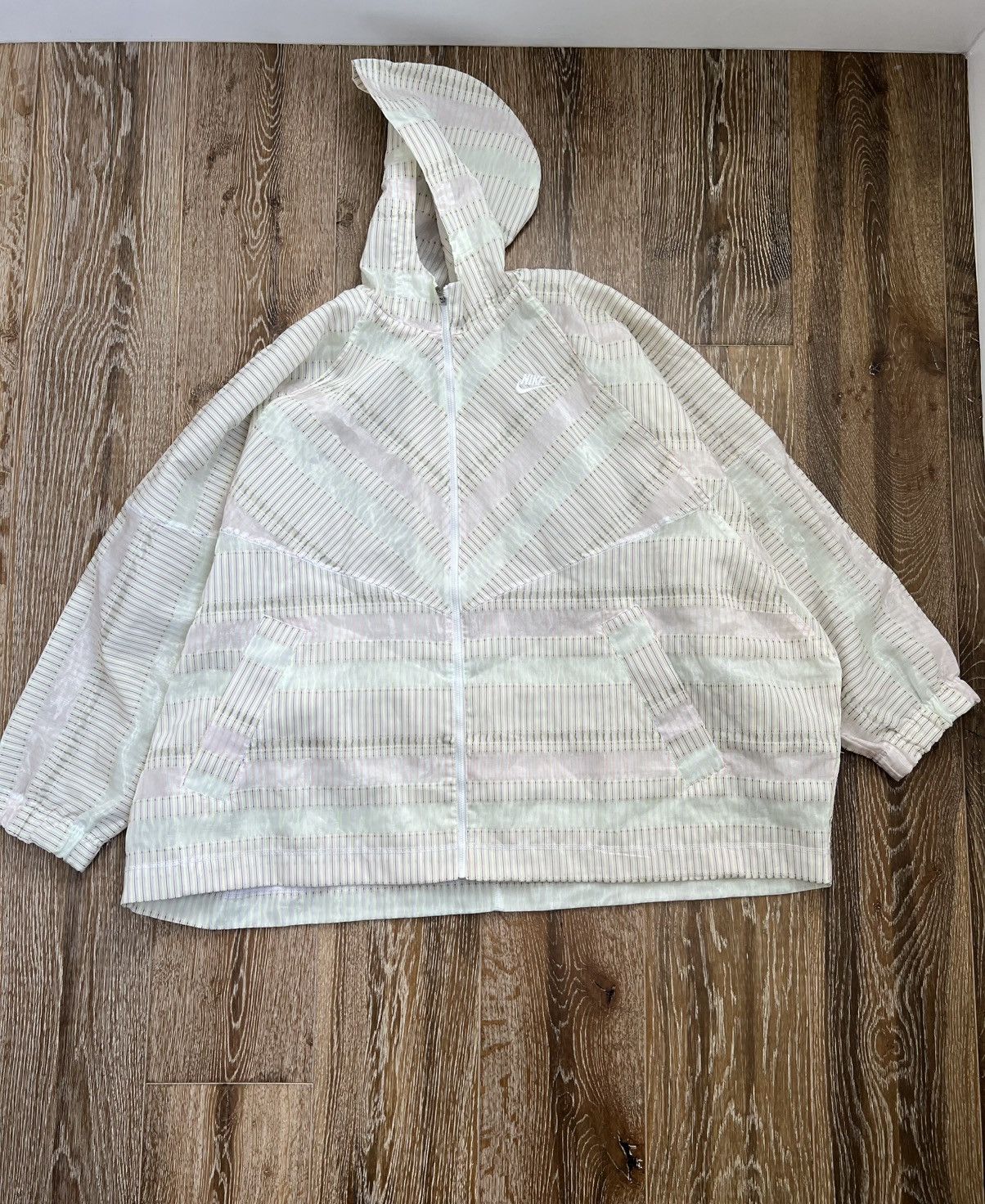 Nike Nike NSW WR MNFLMNT Earth Day Hooded Size US XL / EU 56 / 4 - 3 Thumbnail