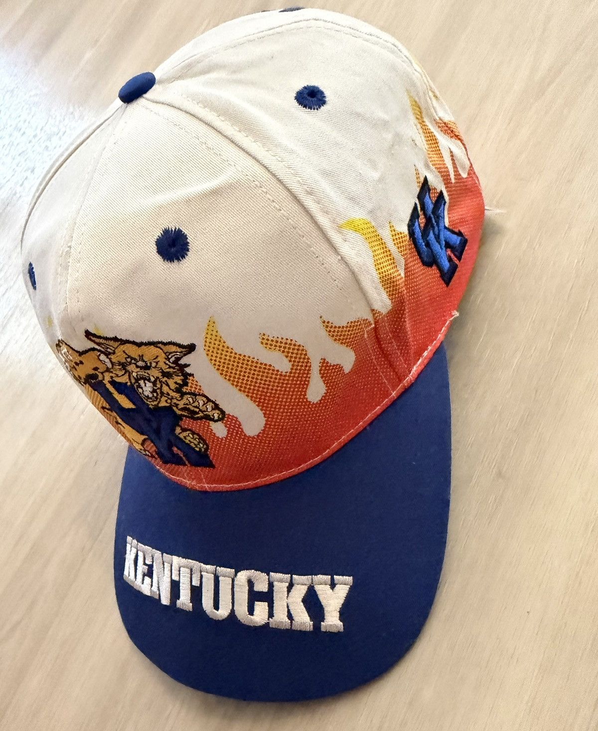 Vintage Vintage NCAA Front Row 90s Kentucky Wildcats On Fire Flames Size ONE SIZE - 3 Thumbnail
