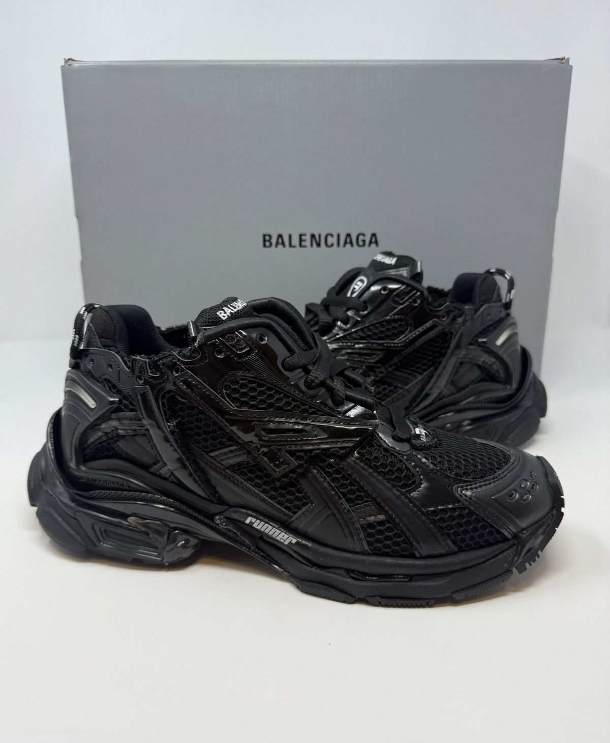 Balenciaga Balenciaga Runner Sneaker Black Size US 10 / IT 40 - 1 Thumbnail