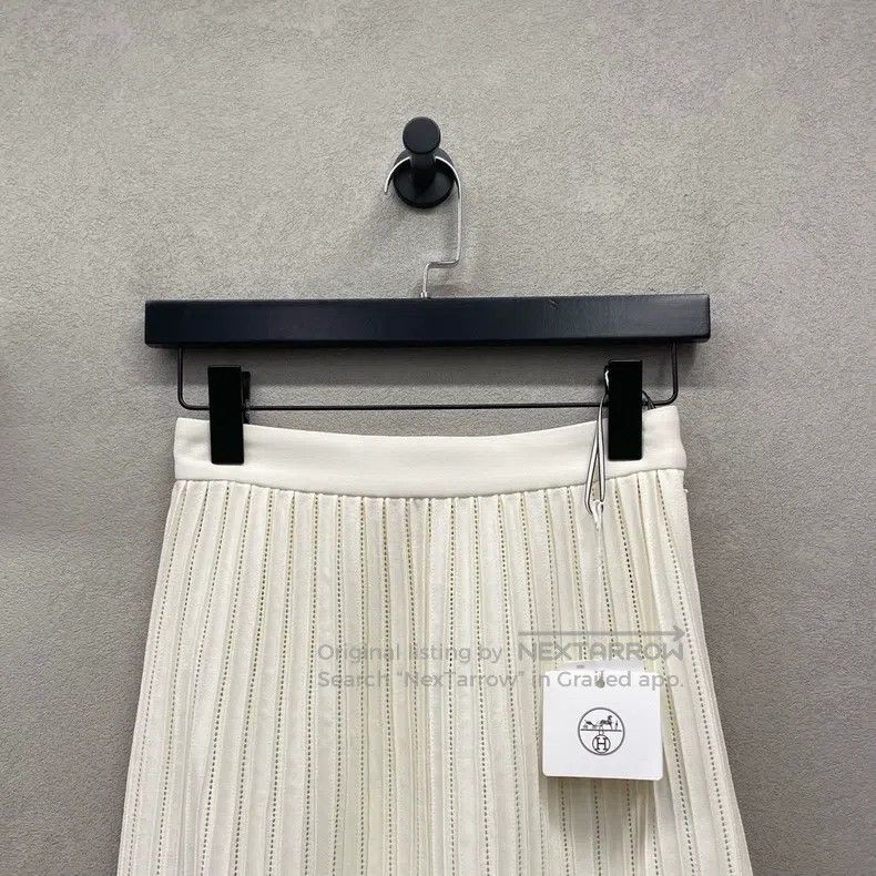 Hermes Hermes High-Waisted A-Line Skirt in Beige Size 42" / US 20 - 4 Thumbnail