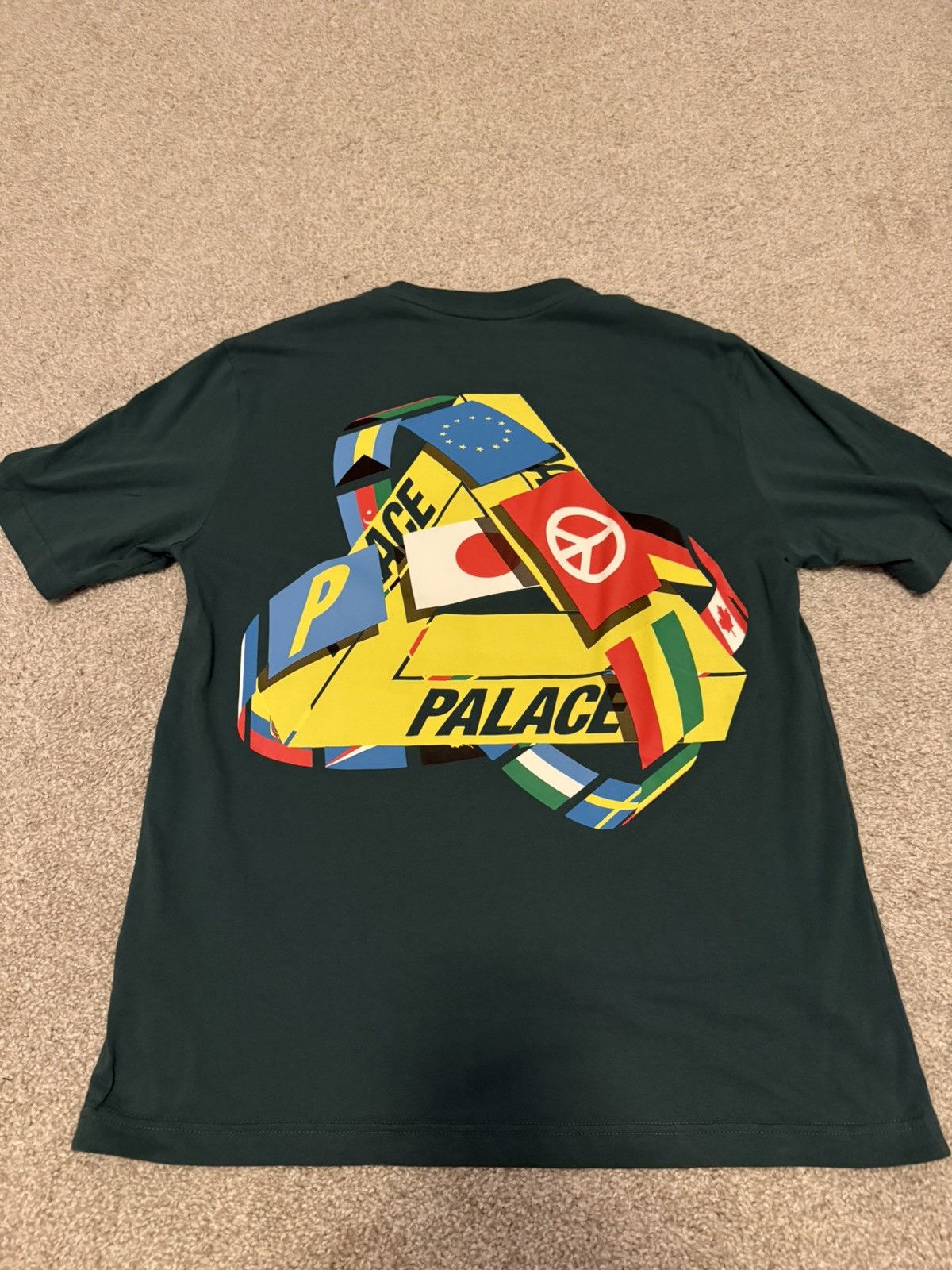 Palace Palace International Tee Size US M / EU 48-50 / 2 - 2 Thumbnail