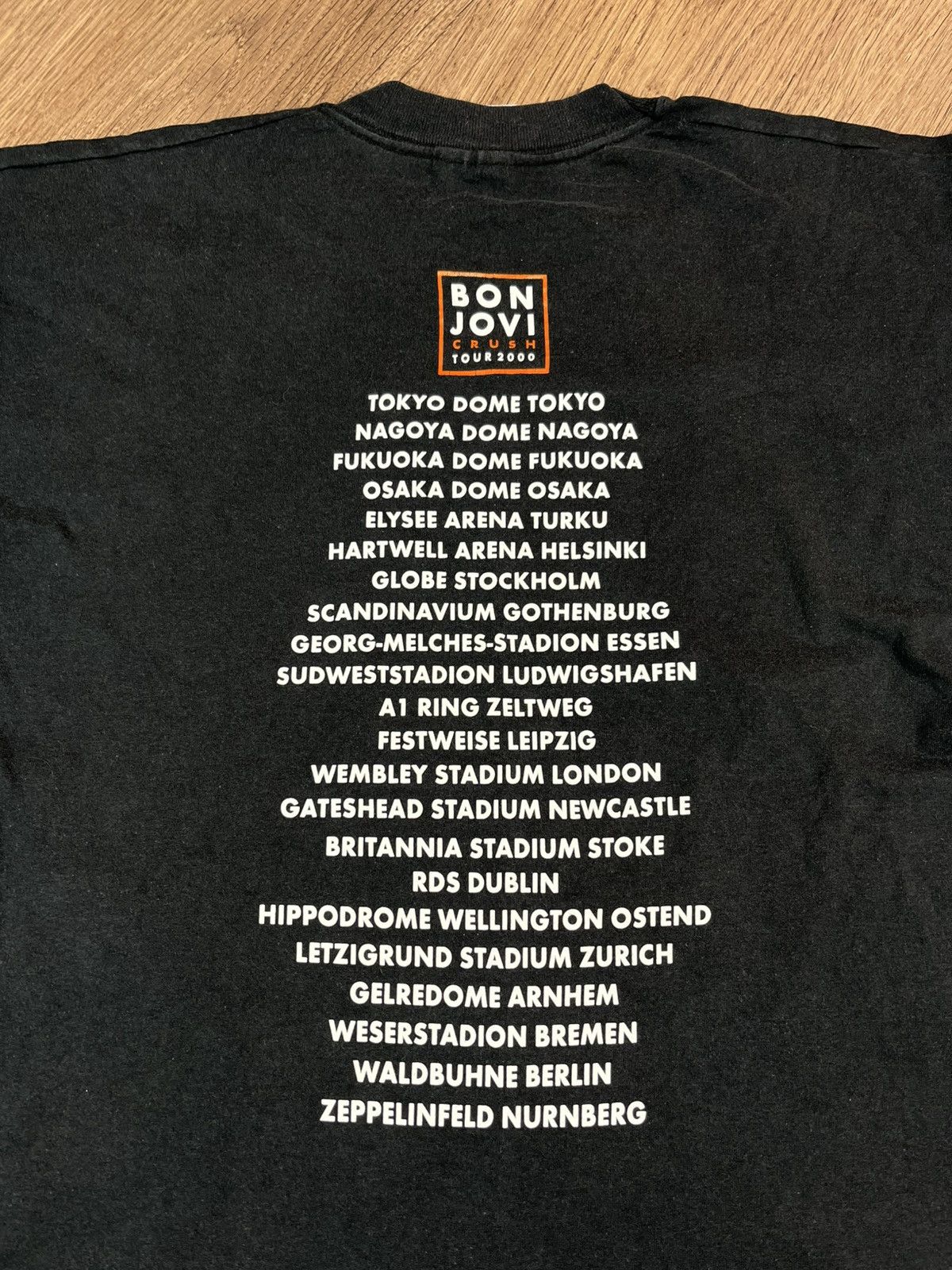 Band Tees Vintage 2000s Bon Jovi Crush Tour T Shirt Size US L / EU 52-54 / 3 - 10 Thumbnail