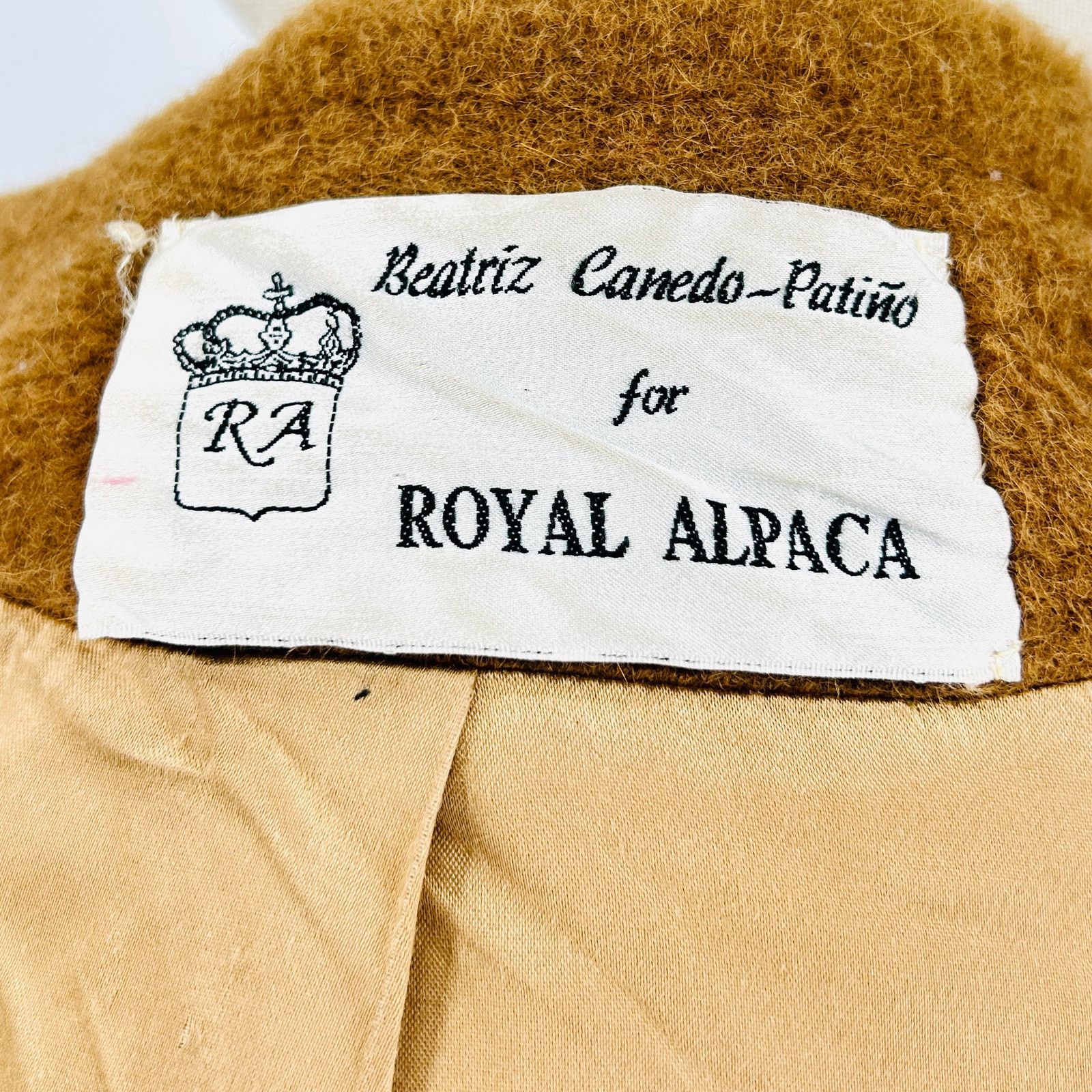 Vintage Vintage 1950s Royal Alpaca Camel Oversized Shawl Collar Coat Size M / US 6-8 / IT 42-44 - 6 Thumbnail
