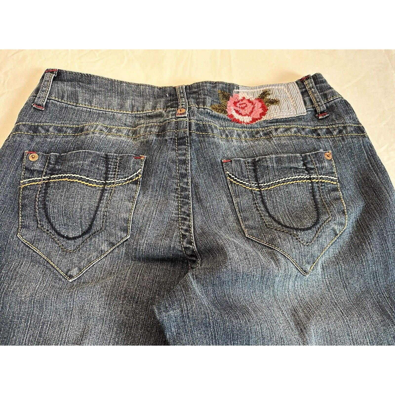 Other Blue Epic Embroidered Flower 6 Blue Capri Jeans Boho Retro Size 28" / US 6 / IT 42 - 12 Thumbnail