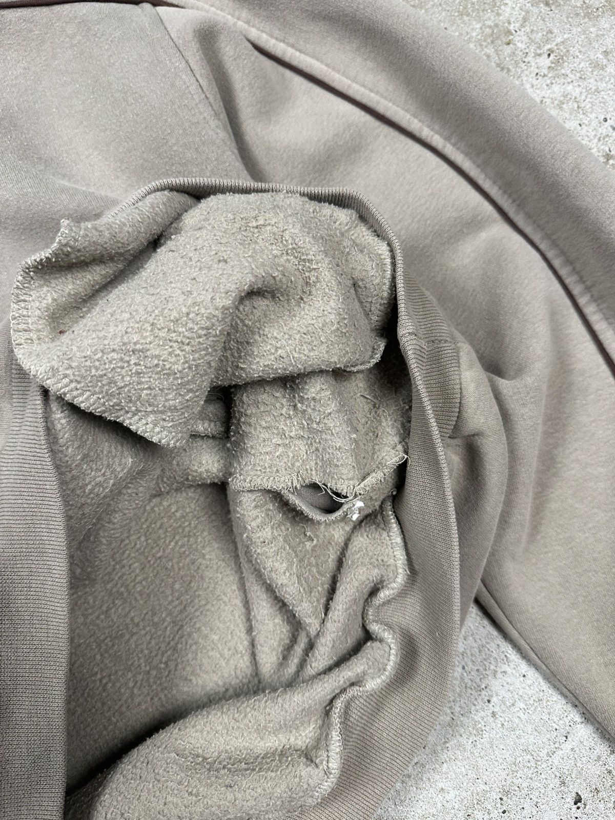 Nike Vintage Y2K Nike Beige Boxy Fit Hoodie Swoosh Print Size US M / EU 48-50 / 2 - 10 Thumbnail