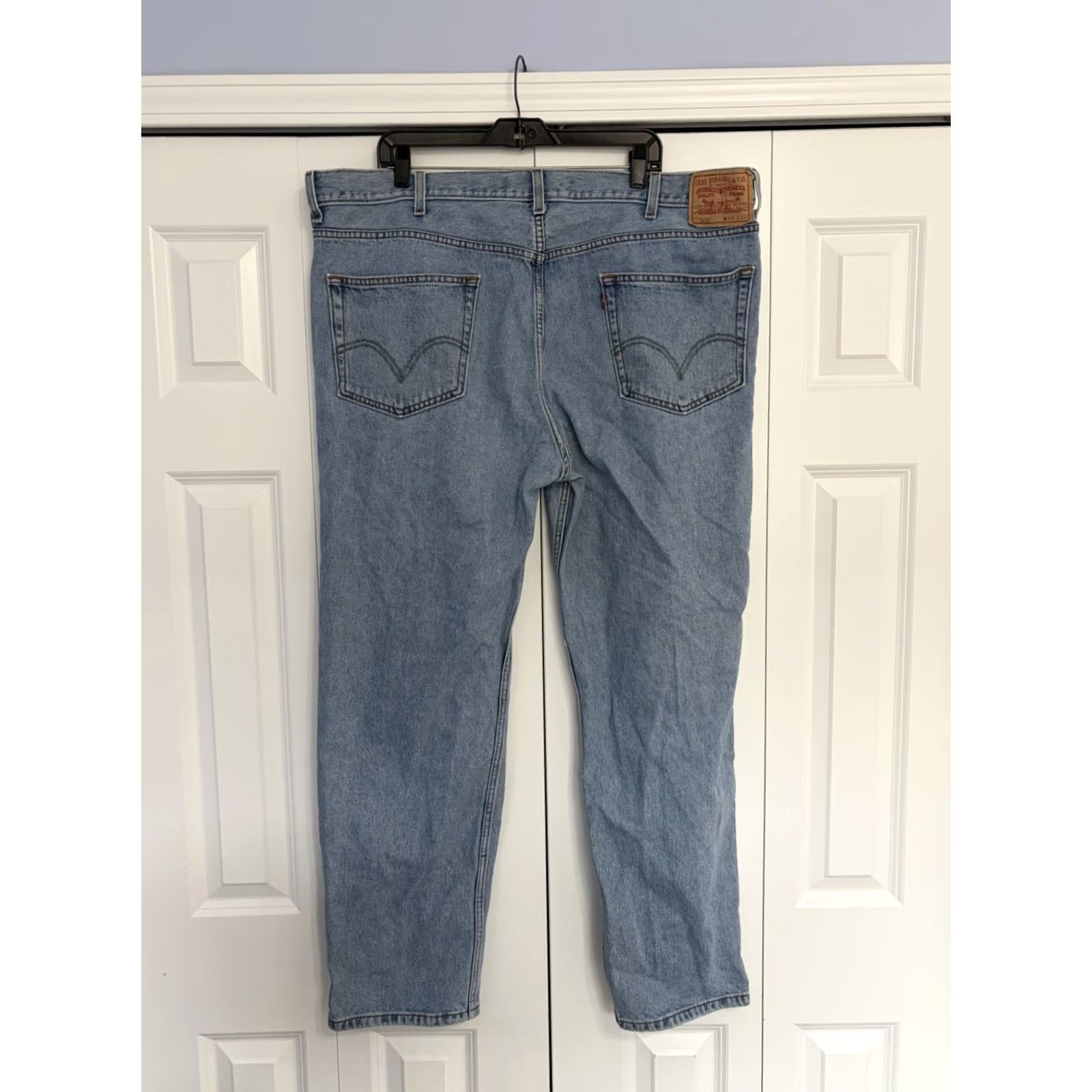 Levi's VINTAGE Levis 550 Jeans Mens Relaxed Fit Denim Blue 44x32 Regular Waist 44 Inseam 32 Zip 5-Pocket Jeans Mens Blue Denim Shirt? Size US 44 / EU 60 - 2 Thumbnail