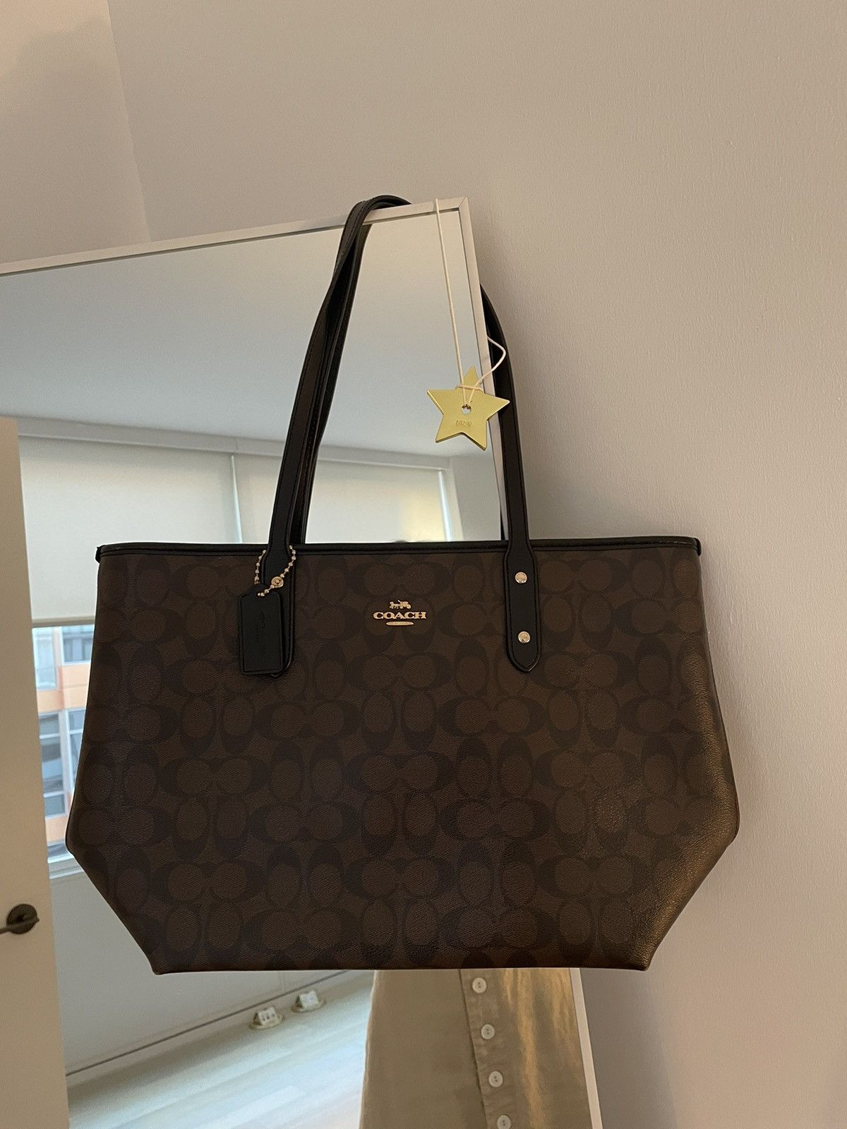 NWT Coach City Tote In Signature Canvas With Bee Print C8590