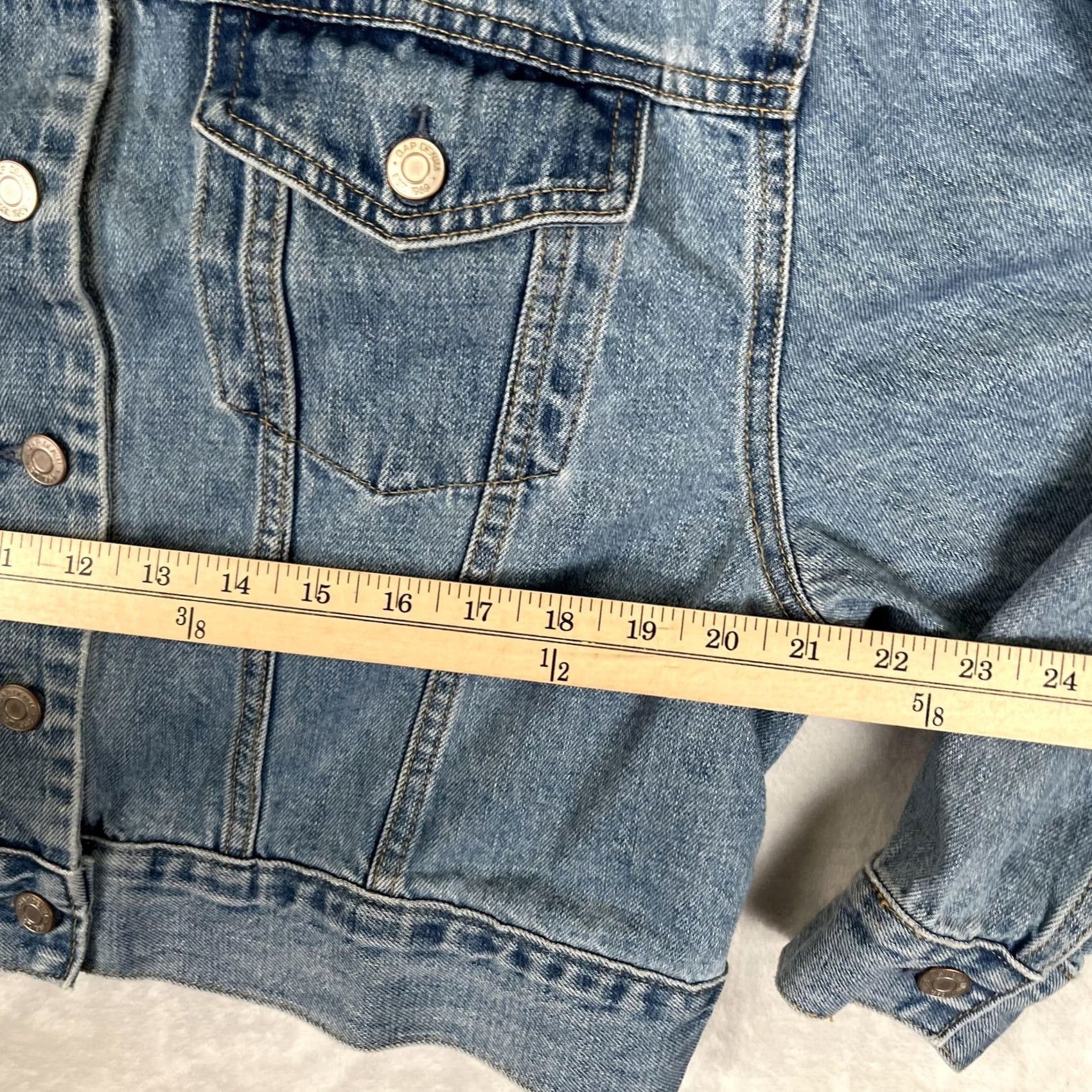 Gap Gap Denim Jacket Womens Large Blue Cropped Oversized Button Front Casual Cotton Jacket Size 36" / US 14 / IT 50 - 5 Thumbnail