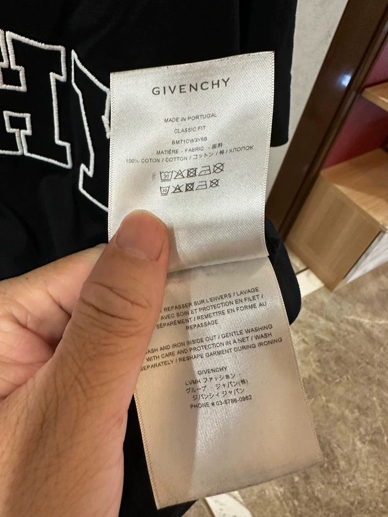 Givenchy Givenchy Logo Embroidered Solid Short Sleeve Drop Shoulder Size US L / EU 52-54 / 3 - 8 Thumbnail
