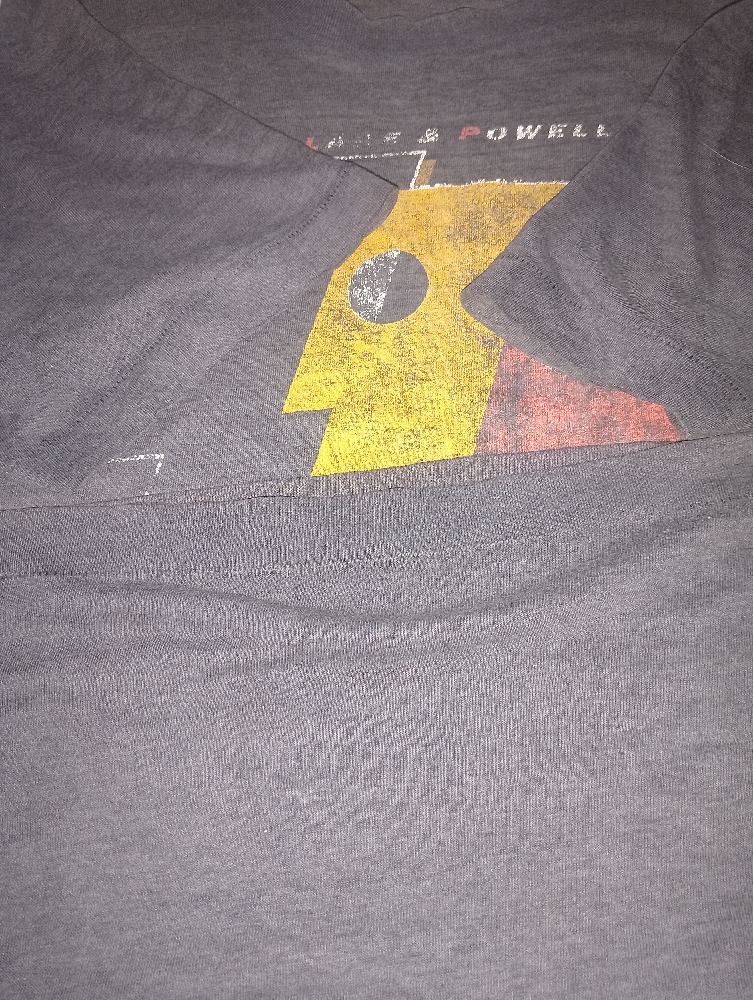 Vintage emerson lake and powell x vintage Size US M / EU 48-50 / 2 - 8 Thumbnail