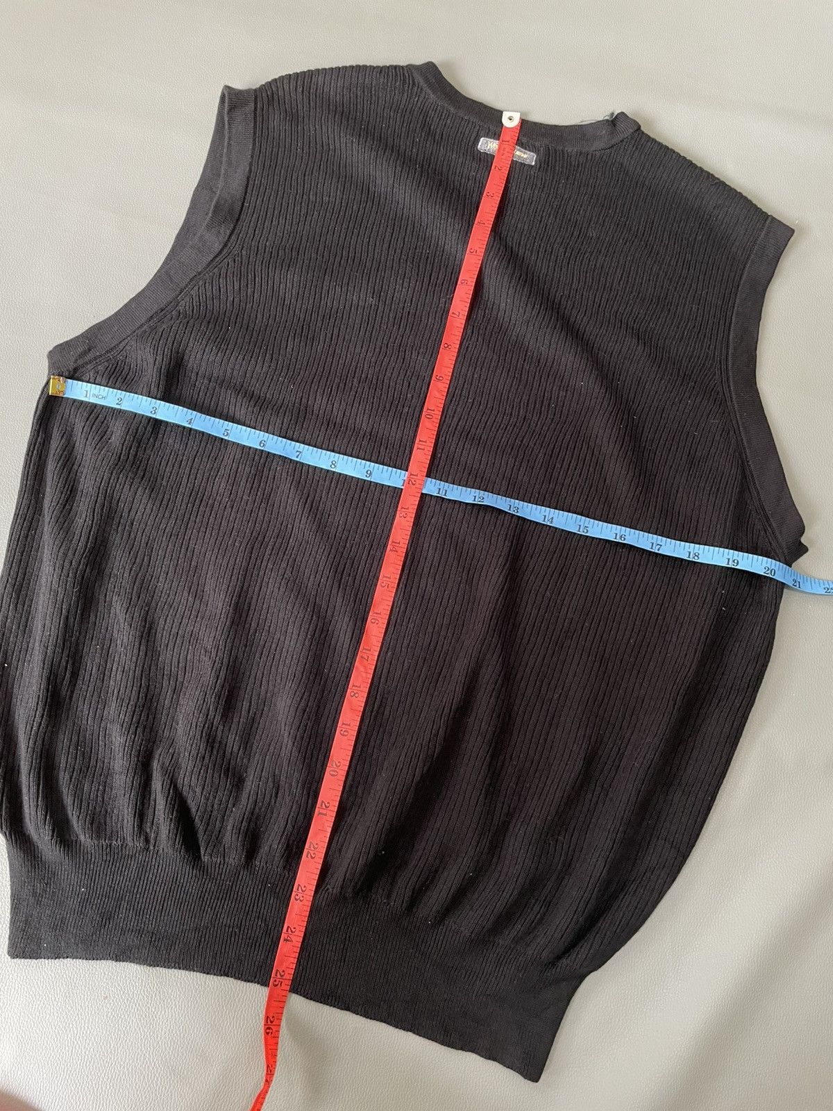 Yves Saint Laurent Vintage Yves Saint Laurent YSL Knit Vest Casual Pour Homme Size US M / EU 48-50 / 2 - 7 Thumbnail