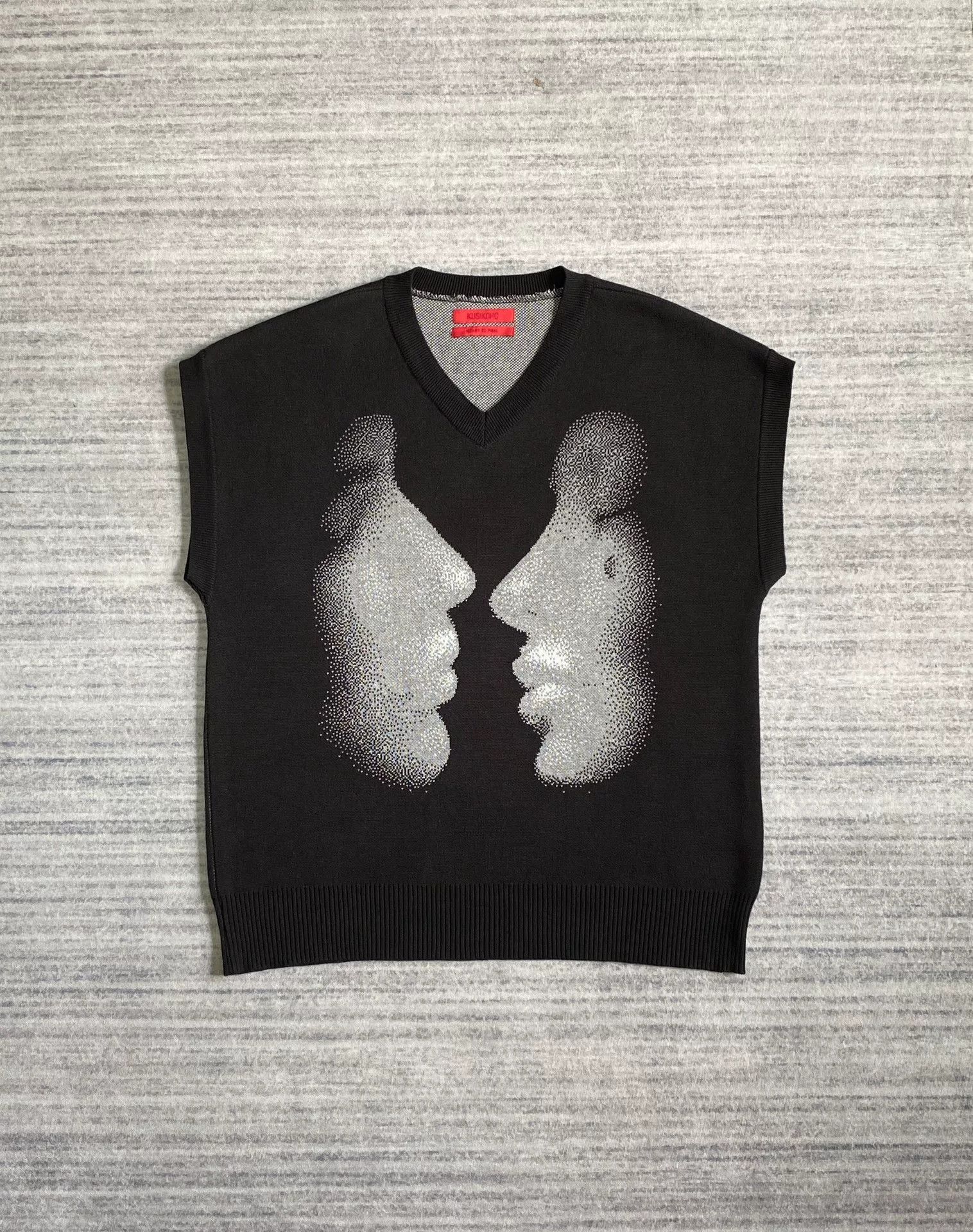 Kusikohc Kusikohc Graphic Knit Vest with Portrait Design Size US M / EU 48-50 / 2 - 1 Thumbnail