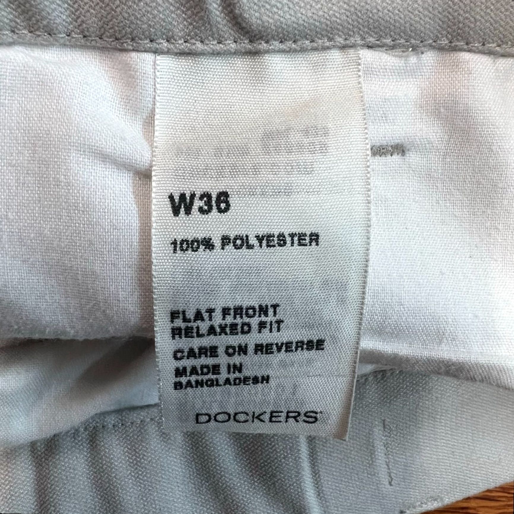 Dockers Dockers Mens Flat Front Regular Fit Tan Chino Shorts Size 36 Casual Golf Short 9 Inseam 5-Pocket Beige Belt Loops Modern Comfort Stretch Clothing Mens Size US 36 / EU 52 - 6 Thumbnail