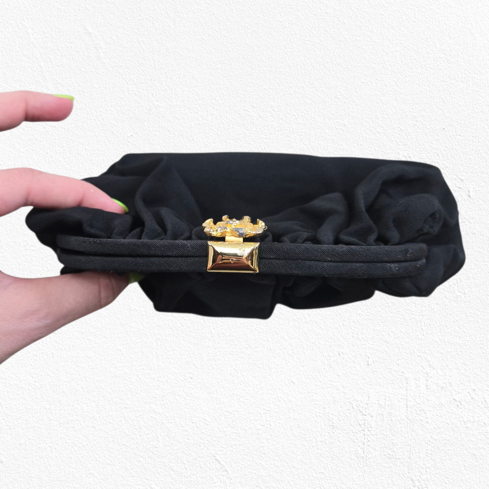 Vintage Vintage 1950s Black Evening Clutch Gold Leaf Clasp Size ONE SIZE - 8 Thumbnail