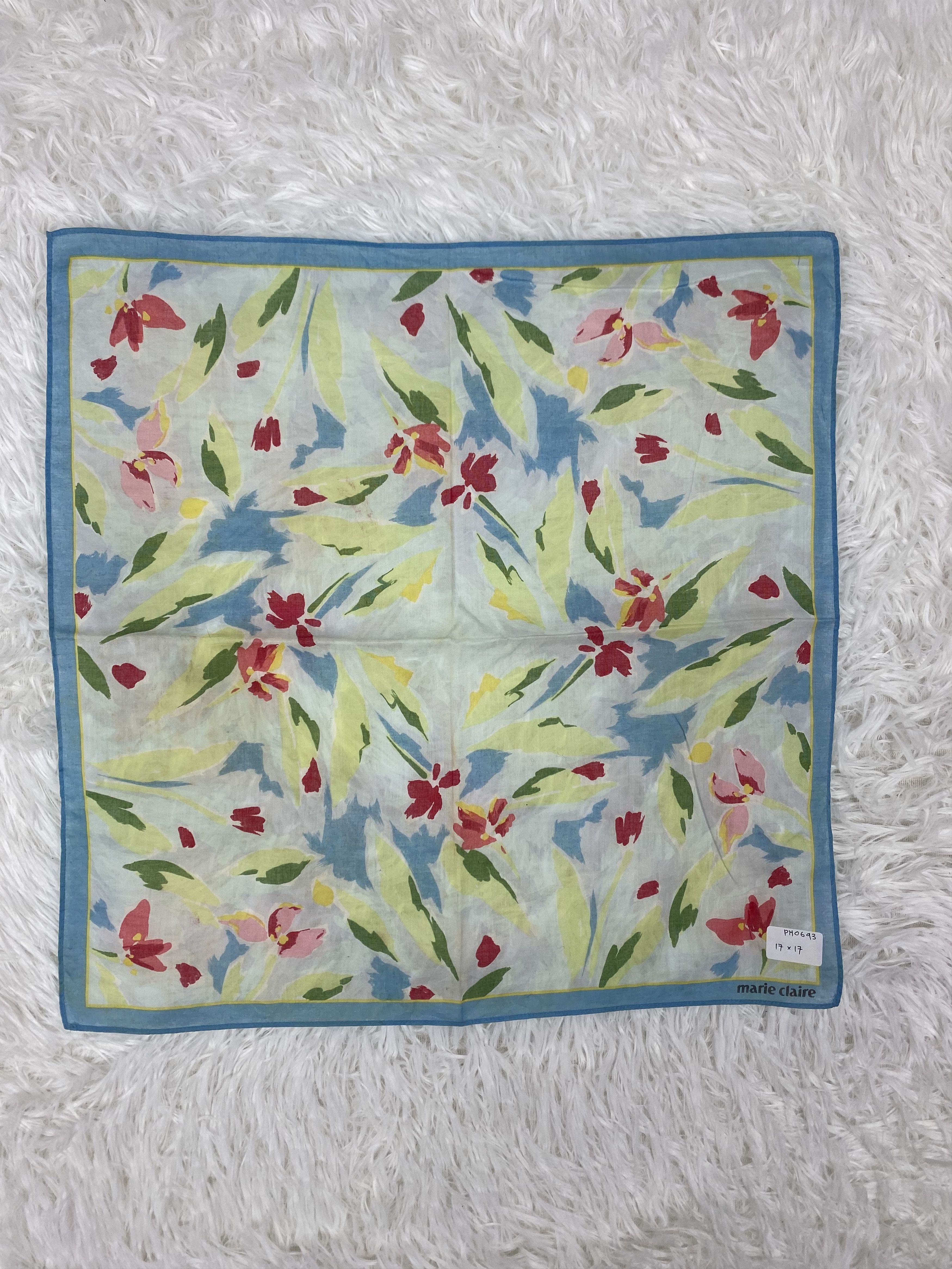 Vintage Vintage Marie Claire Handkerchief Neckerchief PH0693 Size ONE SIZE - 3 Thumbnail