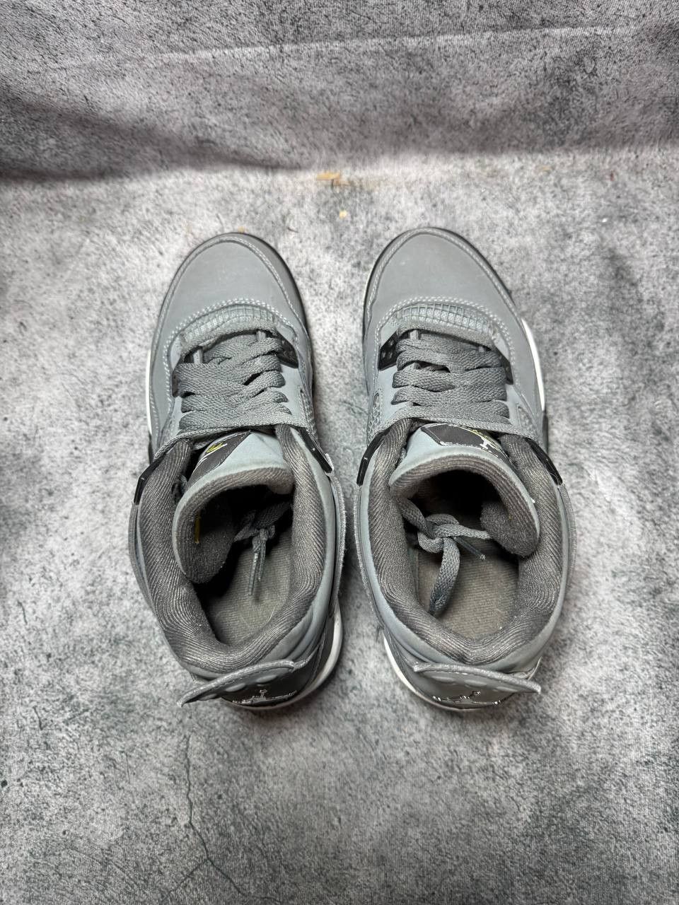 Jordan Brand Size 6.5Y | Jordan 4 Cool Gray No Box | Pre-Owned Size US 6.5 / EU 39-40 - 3 Thumbnail