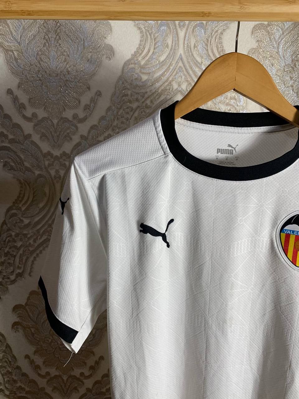 Puma × Vintage VERY RARE PUMA FC VALENCIA SPAIN SOCCER JERSEY BLOKECORE Y2K Size US M / EU 48-50 / 2 - 3 Thumbnail