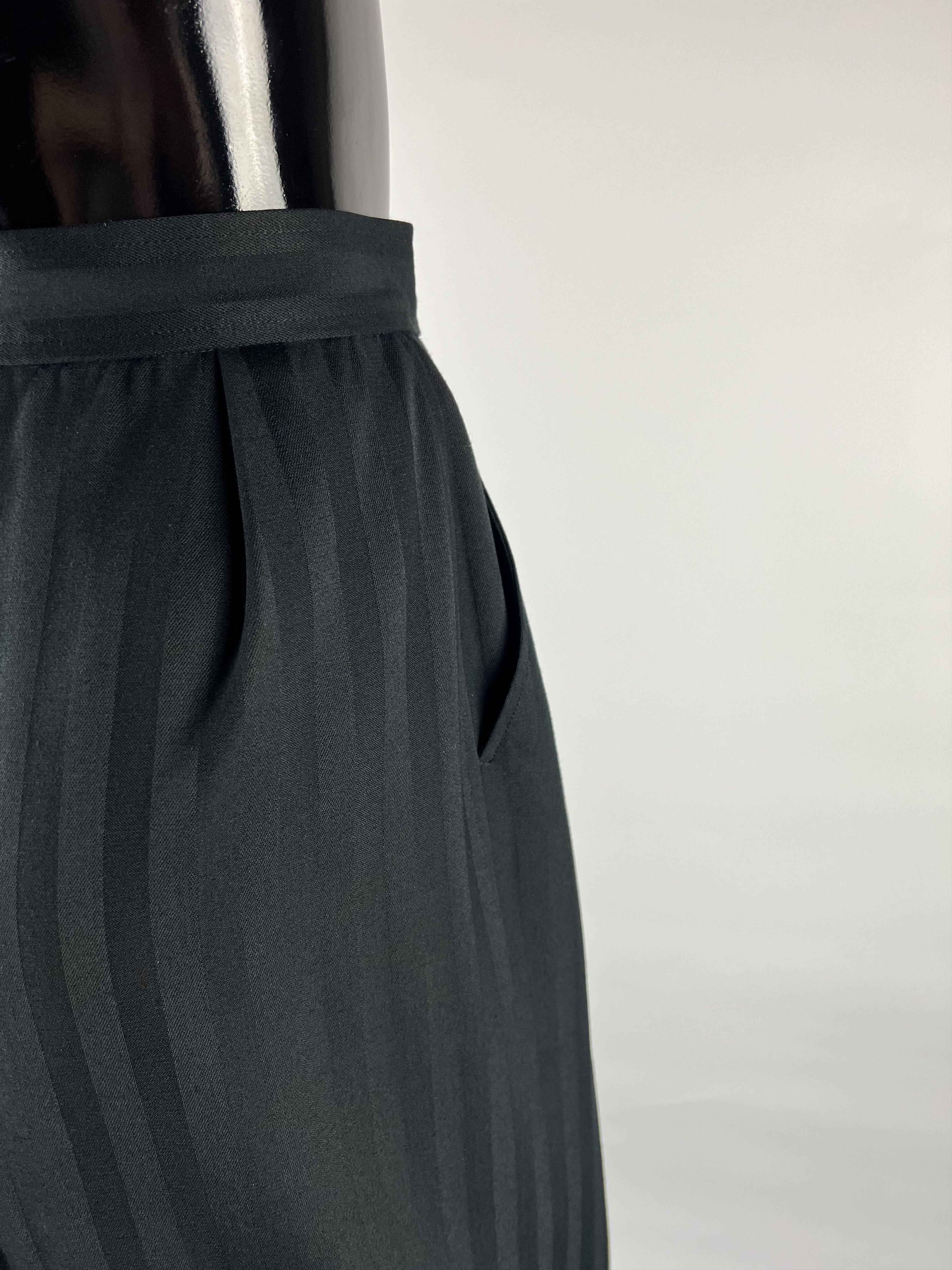 Yves Saint Laurent 90s Rare Vtg Yves Saint Laurent Variation Striped Wool Skirt Size 27" / US 4 / IT 40 - 4 Thumbnail