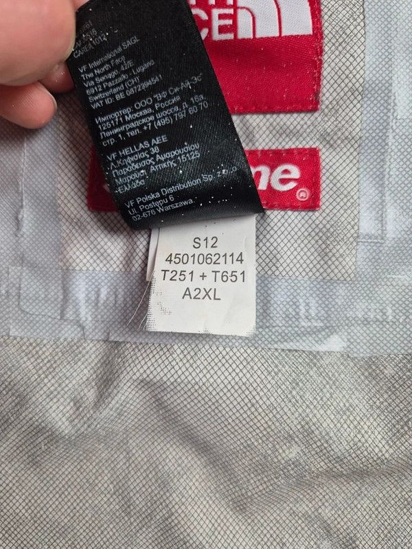 Supreme Supreme The North Face World Map Venture Jacket Size M Size US M / EU 48-50 / 2 - 7 Thumbnail