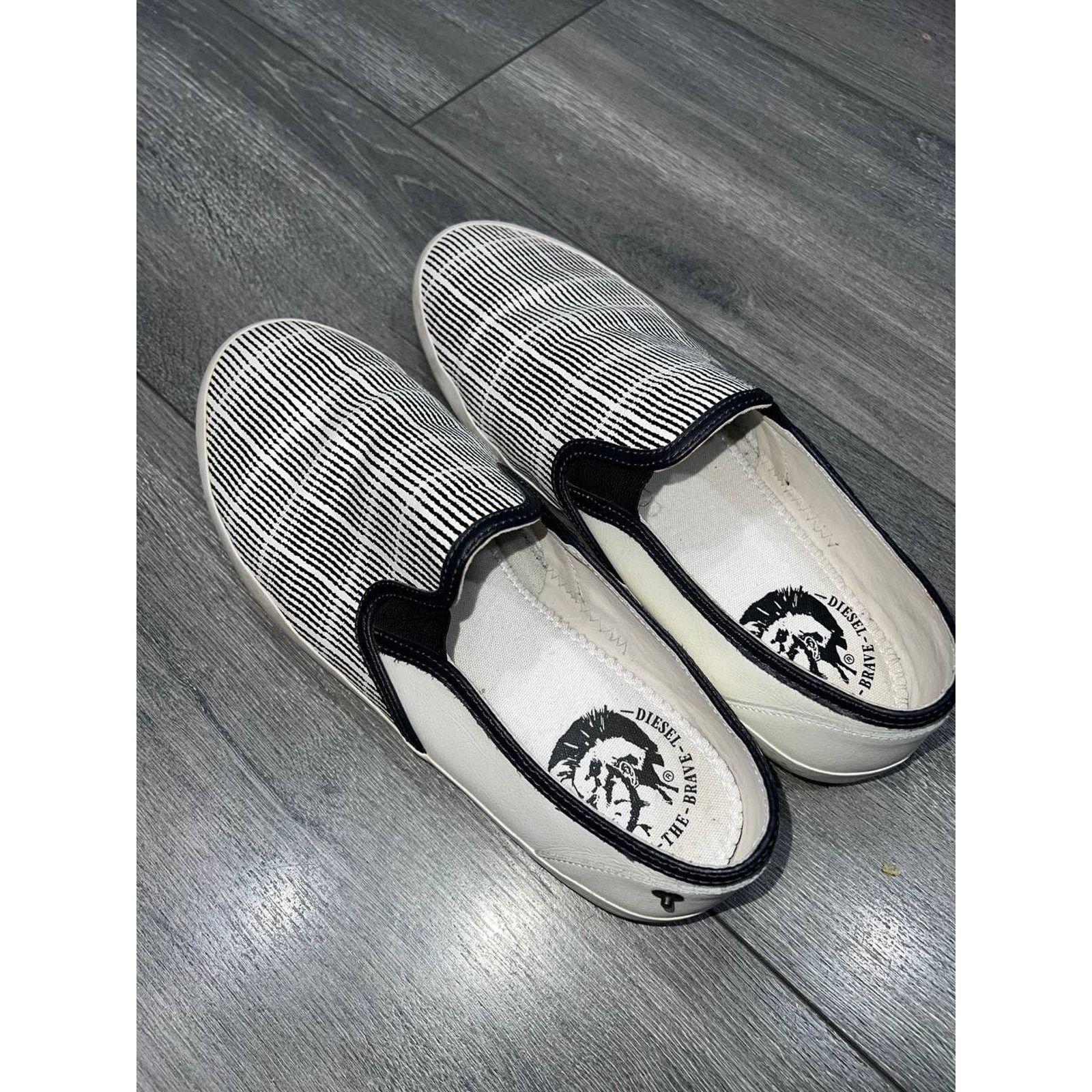 Diesel DIESEL Men's White striped leather Sneakers 10.5 S000058 Size US 9.5 / EU 42-43 - 13 Thumbnail