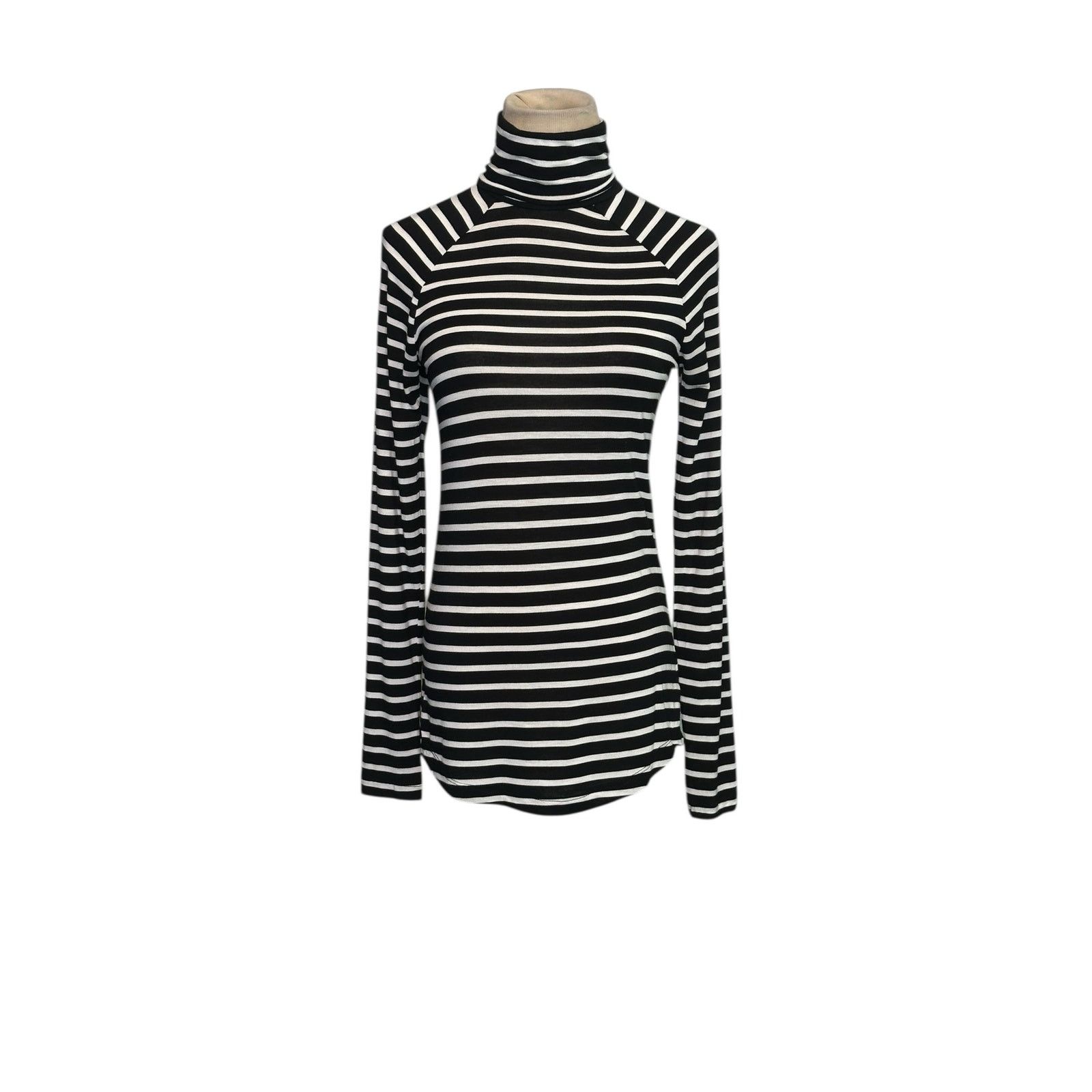 Old Navy Old Navy stripe long sleeves turtle neck T-shirt size XS Size XS / US 0-2 / IT 36-38 - 7 Thumbnail