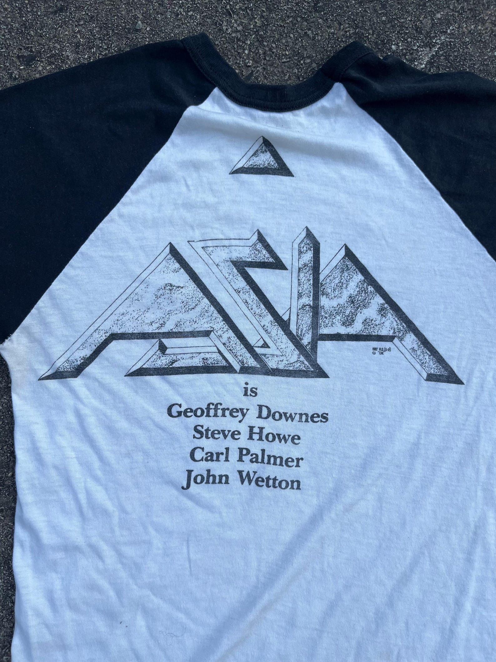 Other Vintage 1982 Asia Tour T-Shirt Raglan 3/4 Sleeve Original Size US M / EU 48-50 / 2 - 4 Thumbnail