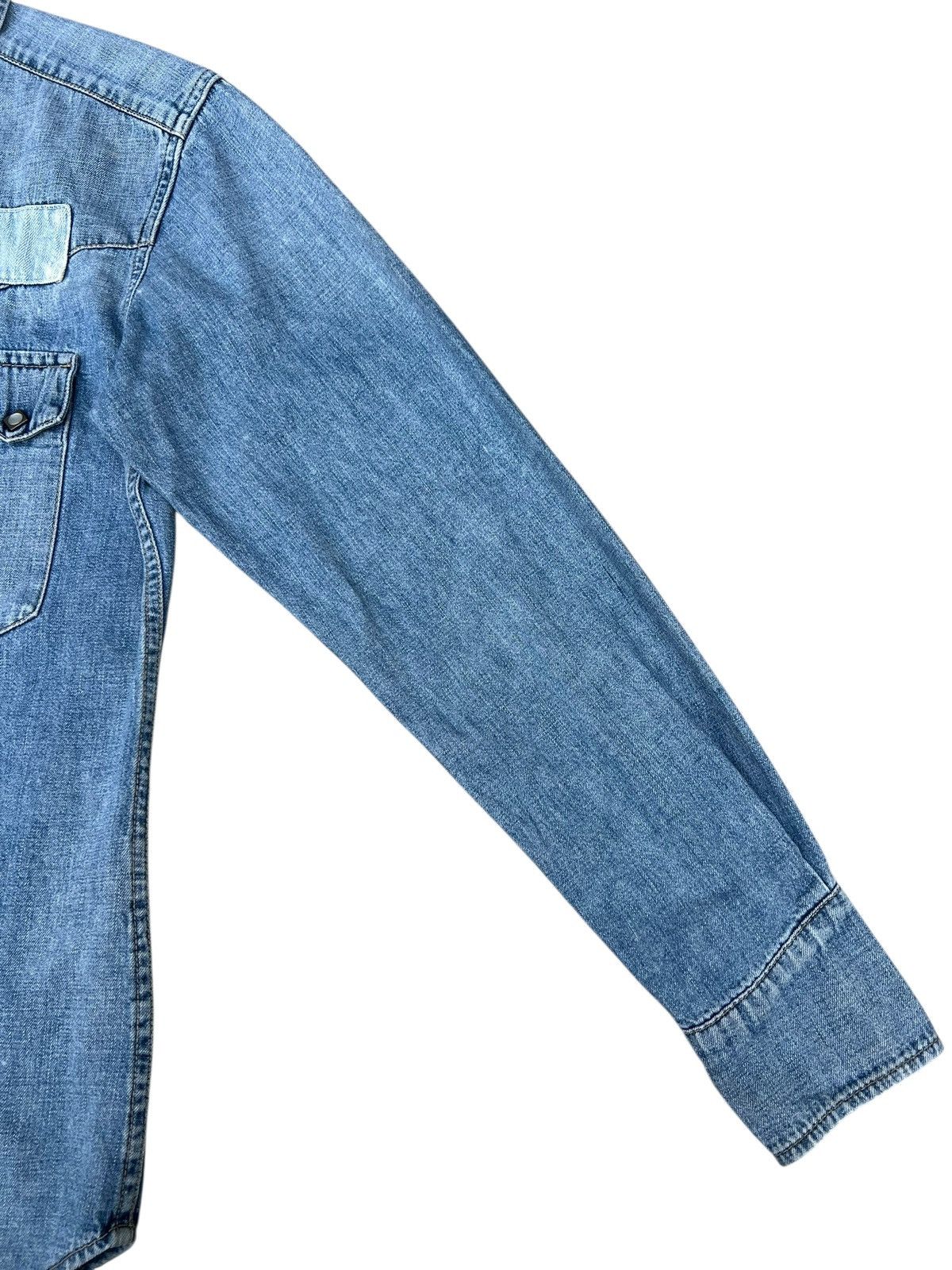 Levi's VTG 2002 Levi’s Red Tab Distressed Fade Denim Western Shirt Size US M / EU 48-50 / 2 - 12 Thumbnail
