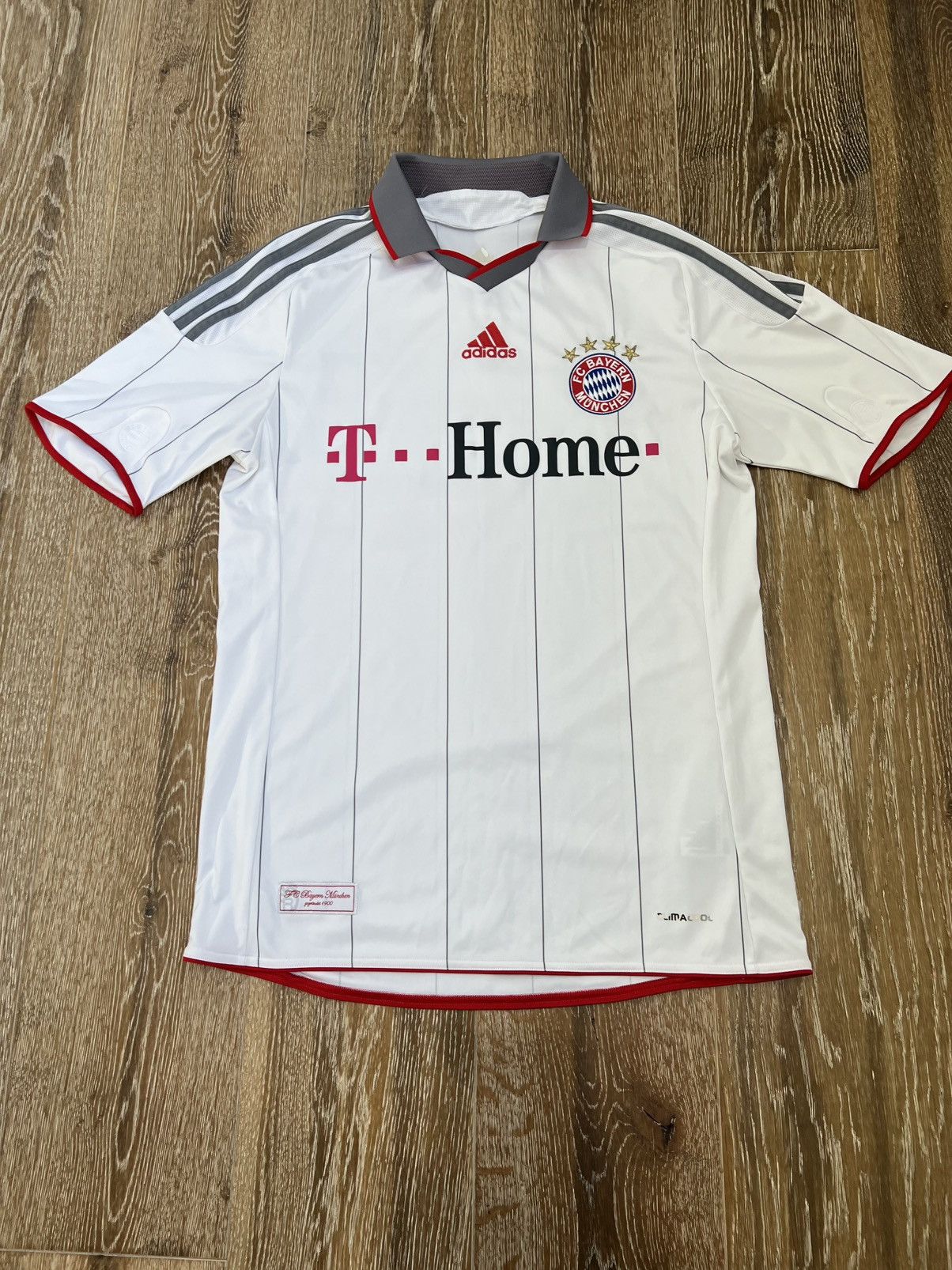 Adidas × Vintage Bayern Munich 2009-10 Third soccer jersey Shirt Size US M / EU 48-50 / 2 - 1 Thumbnail