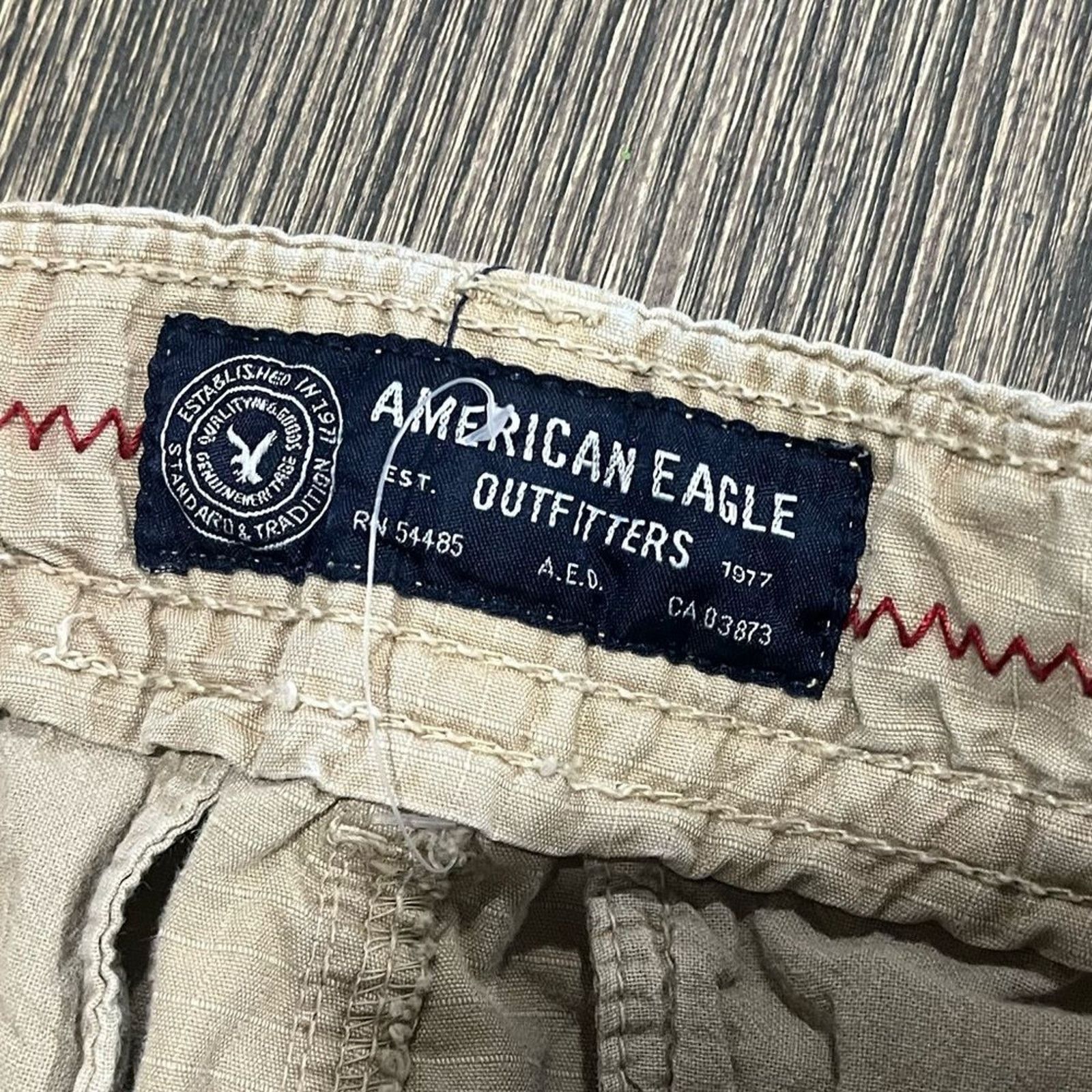 American Eagle Outfitters American Eagle Lived-In Cargo Shorts Mid Rise Khaki Size 28 Size US 28 / EU 44 - 6 Thumbnail