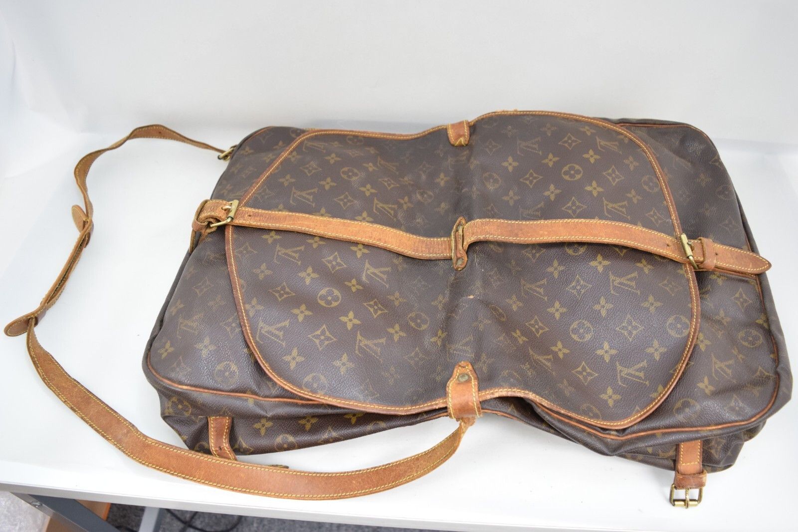Louis Vuitton Louis Vuitton Saumur 35 Crossbody Monogram Canvas M42254 Size ONE SIZE - 9 Thumbnail