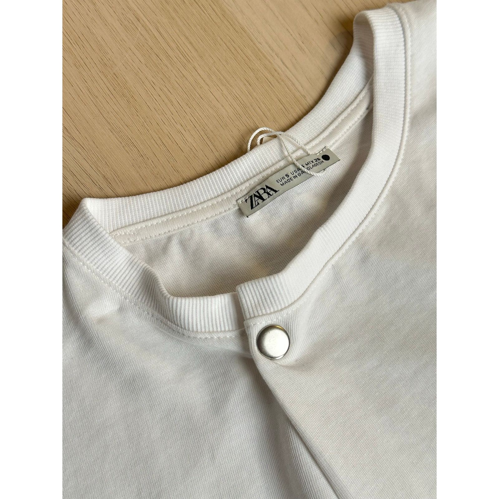 Zara White Zara T-Shirt with Silver Button - Size S - New Size S / US 4 / IT 40 - 2 Thumbnail